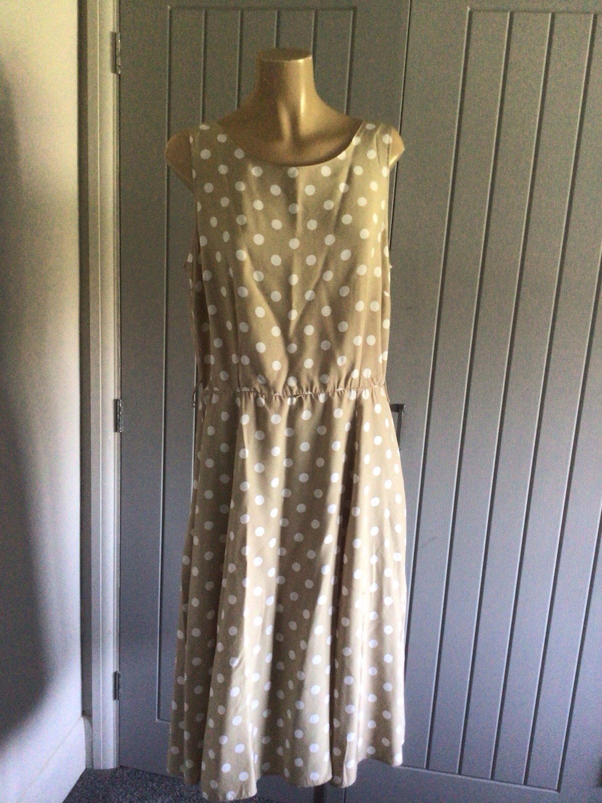 Ladies Classic Day Dress UK 14/16 Scoop Neck Sleeveless 43” L By St Michael M&S