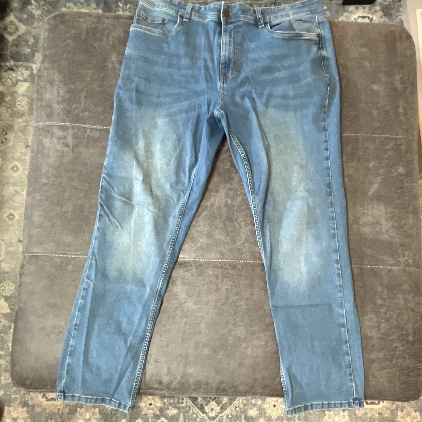 The Perfect Jean NYC Men’s Athletic Fit Straight Light Wash Stretch Denim Jeans