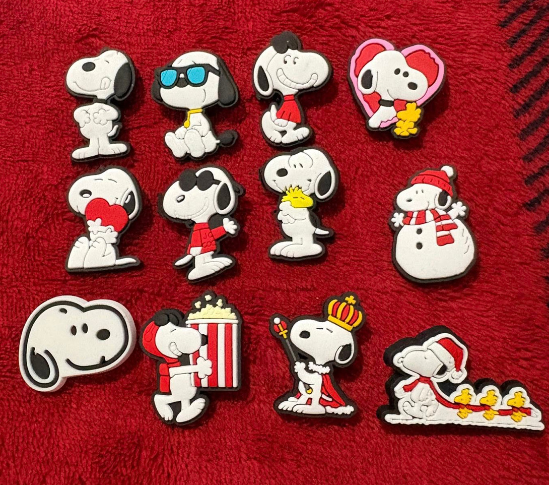 PEANUTS shoe charms 12pc – Snoopy Charlie Brown – croc decoration FREE SHIPPING