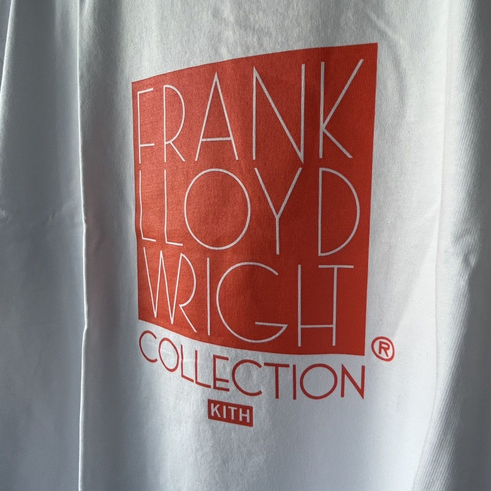 FRANK LLOYD WRiGHT FOUNDATiON BOX LOGO TEE WHiTE KiTH RONNiE FiEG ARCHiTECTURE