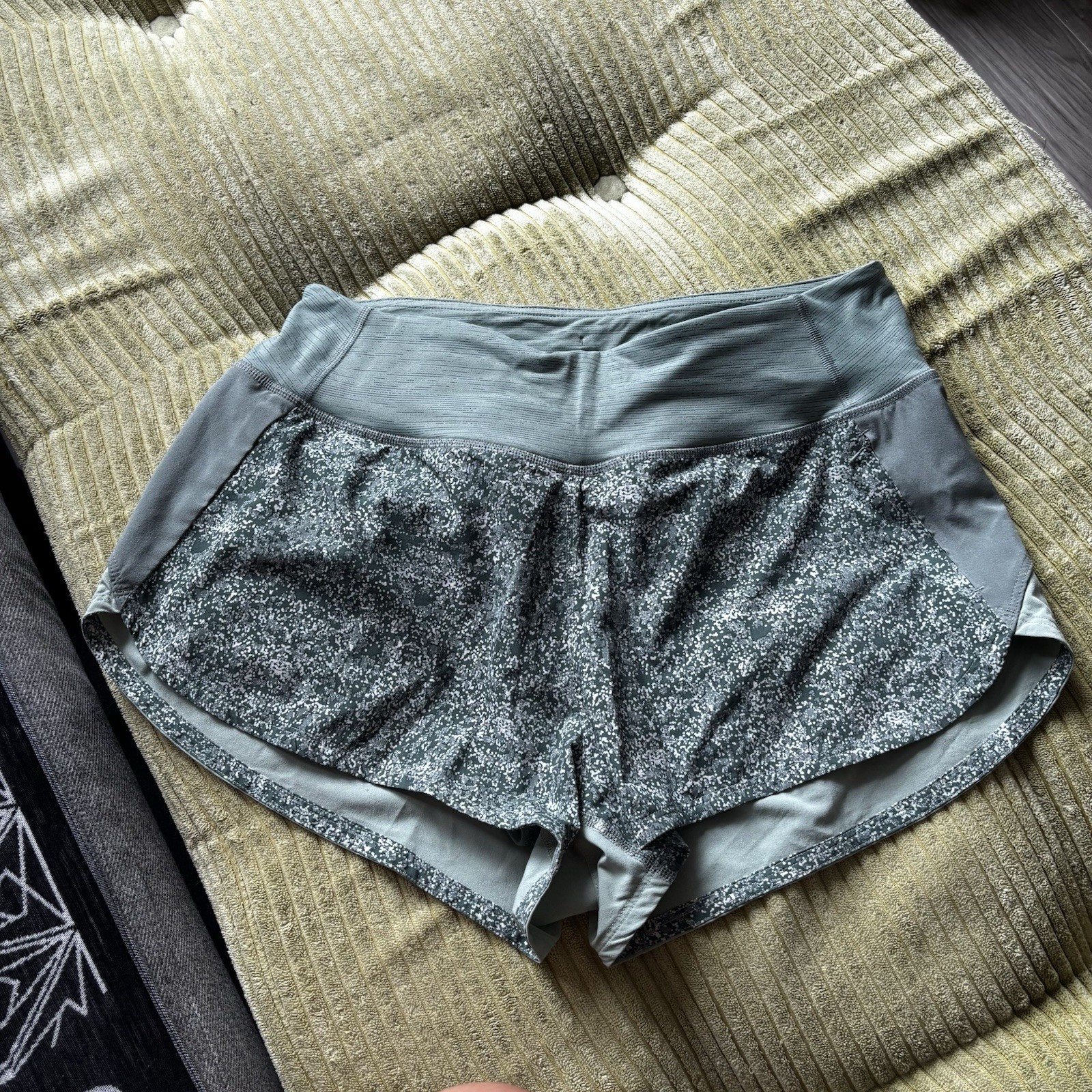 Outdoor Voices Hudson Running Activewear Shorts, Sz M EUC