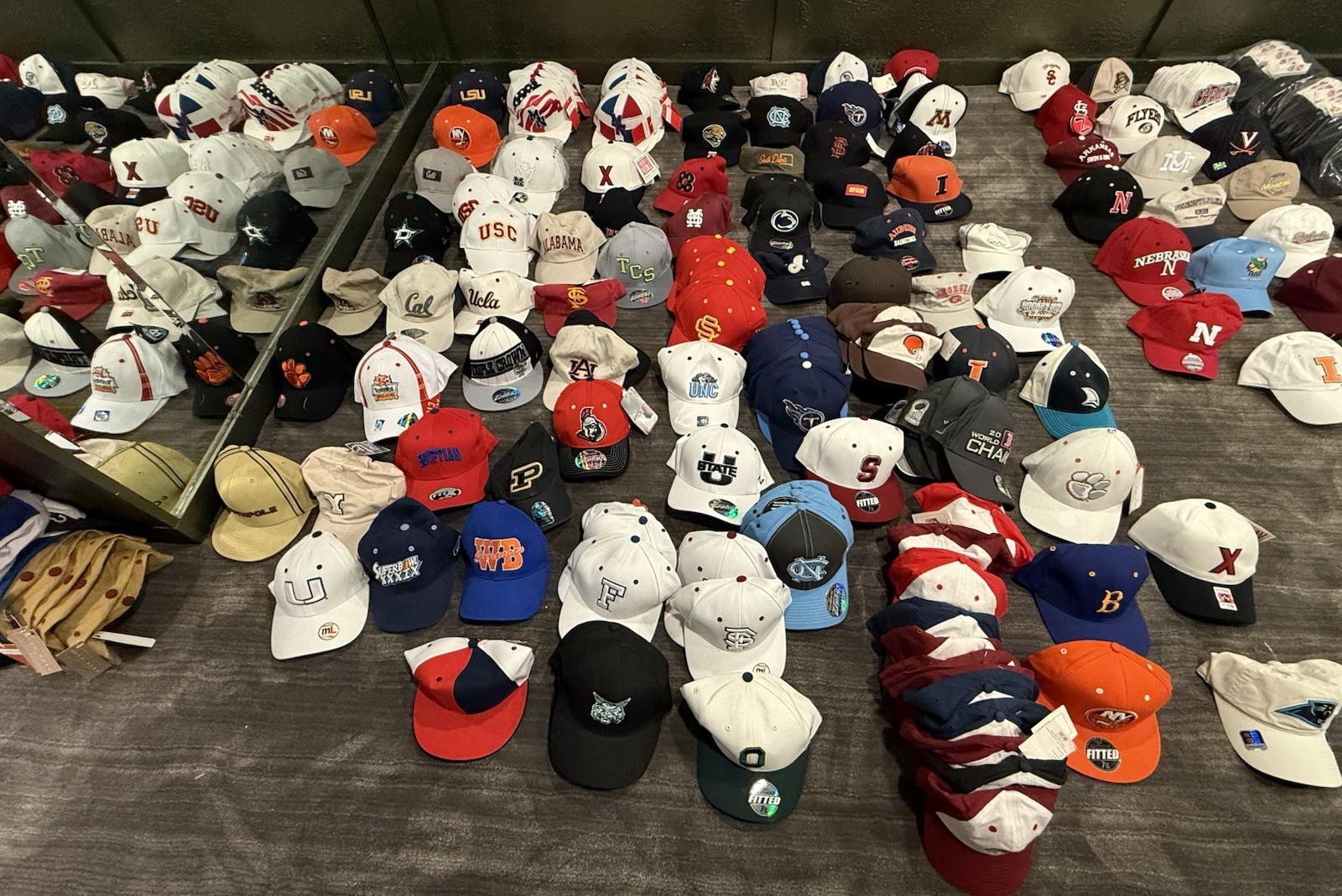 🔥 25 RANDOM NEW HAT LOT – WHOLESALE BULK DEAL 🔥