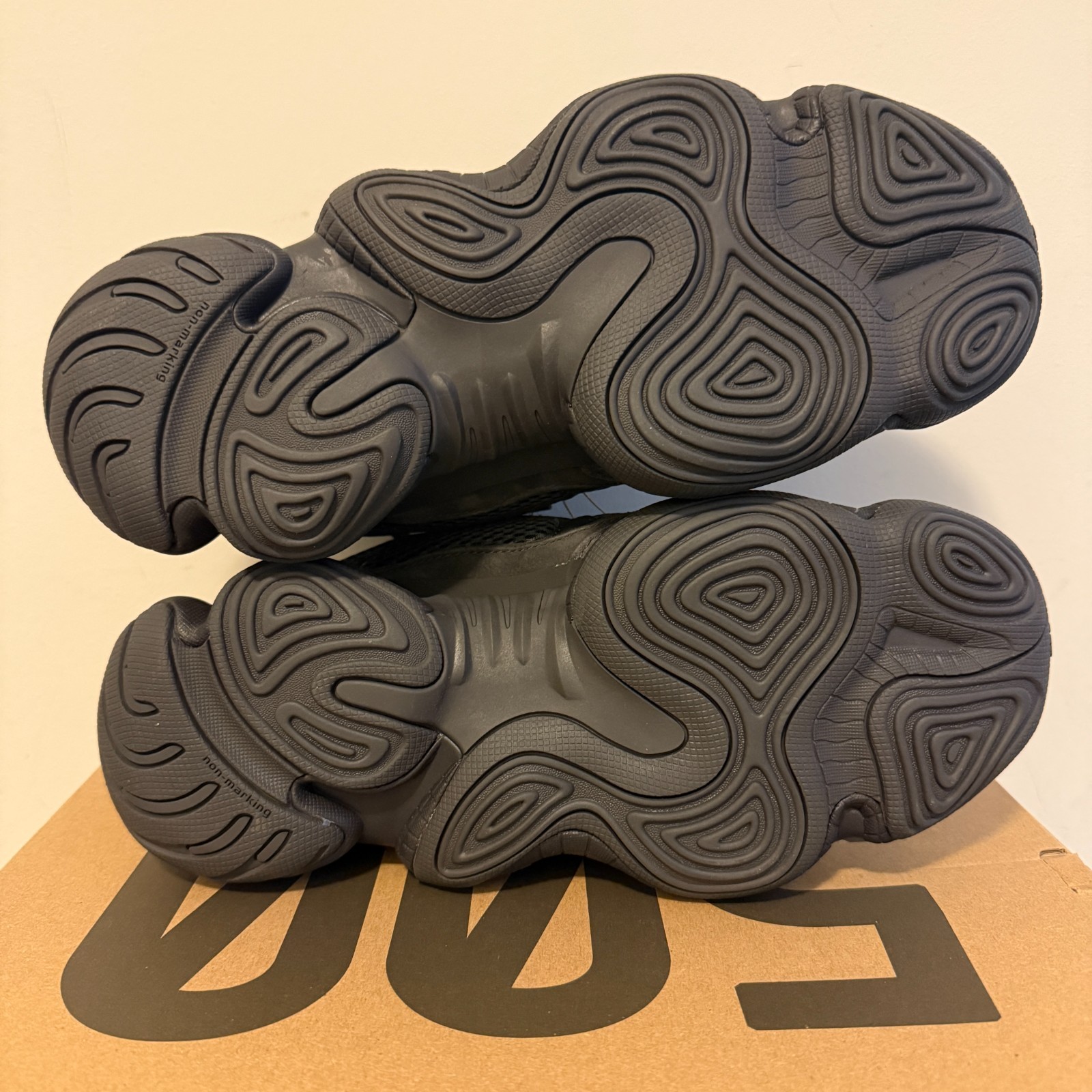 adidas YEEZY 500 Utility Black F36640 Kanye West YE Men’s sz. 8.5 DS New