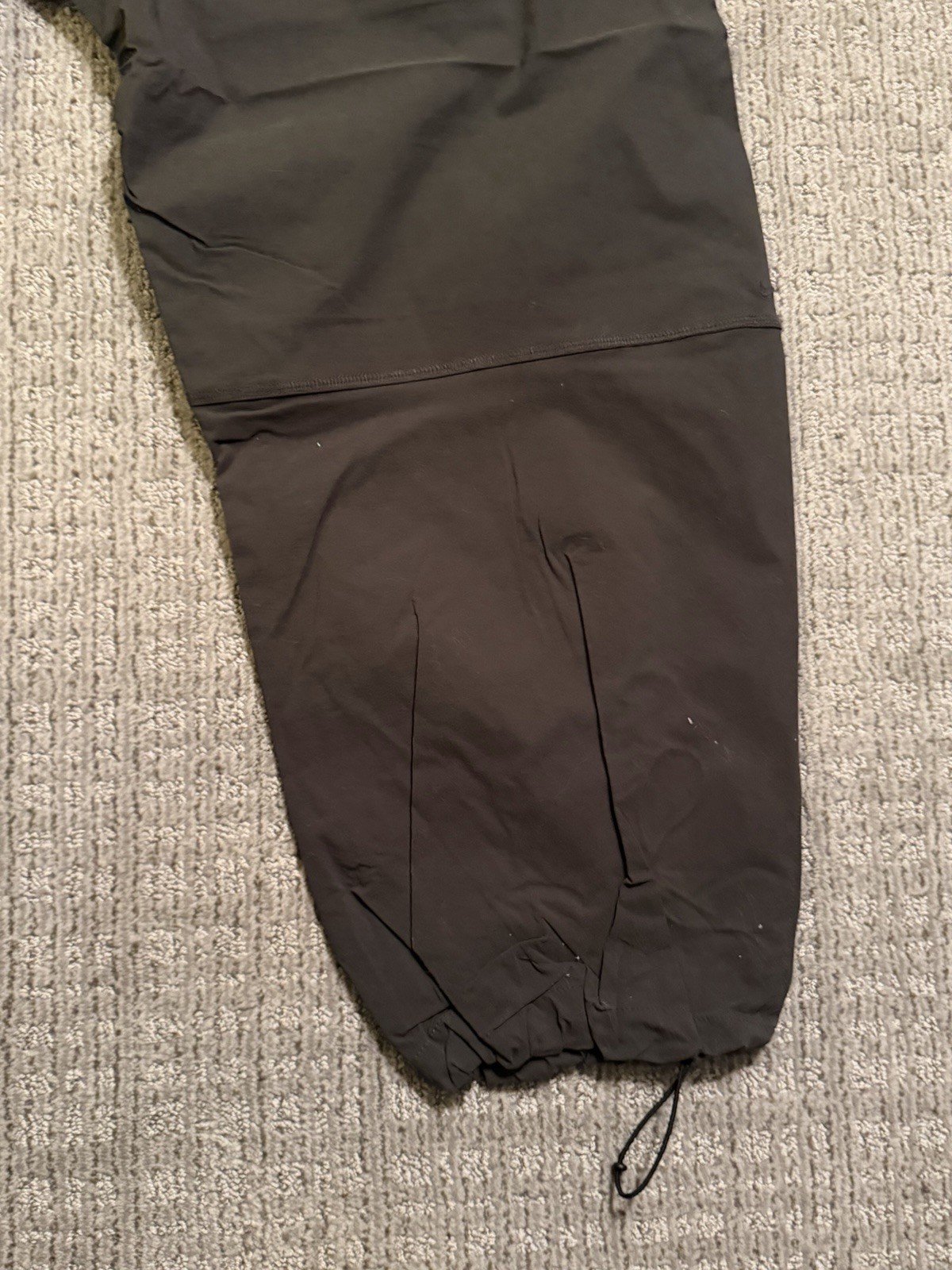 Size Large – Men’s Nike Tech Woven Oversized Pant Olive Green Sequoia HM7158-356