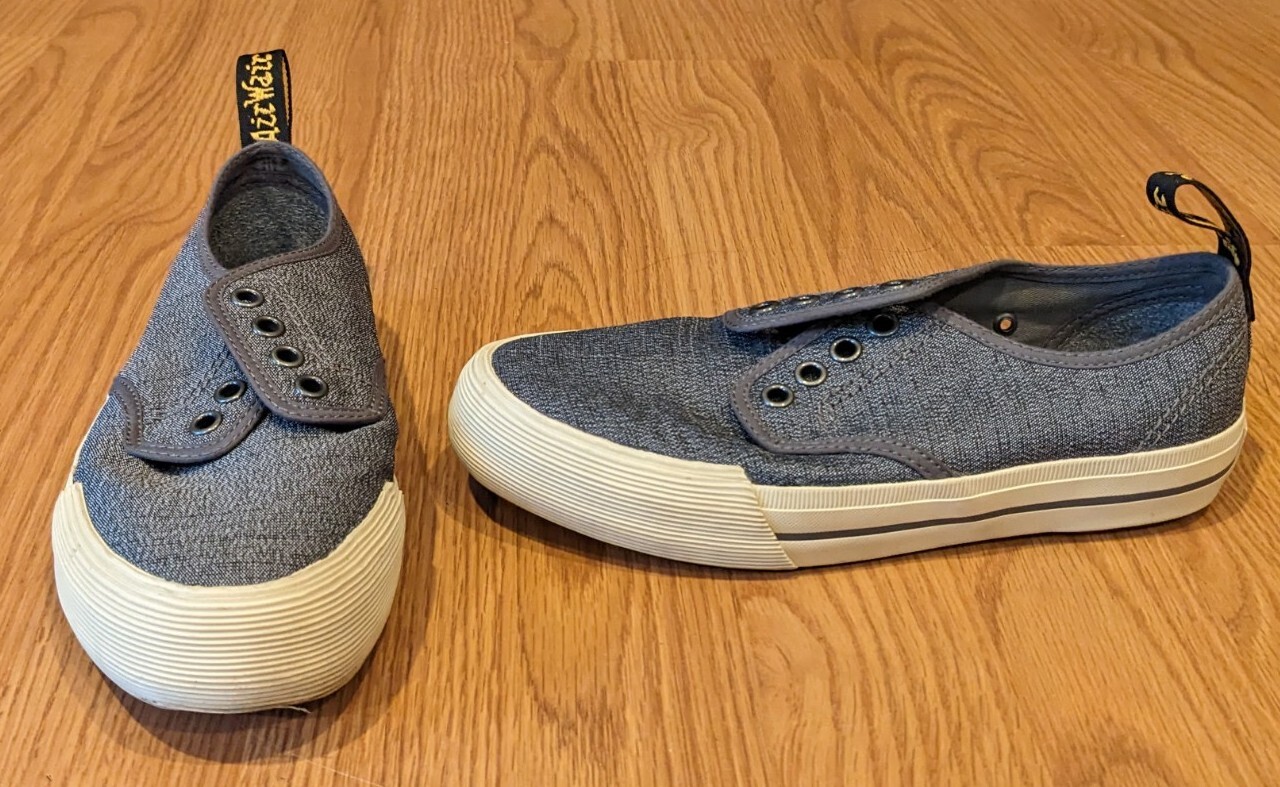 Dr. Martens Unisex PRESSLER Gray Canvas Sneakers – 4 (Mens) / 5 (Womens)