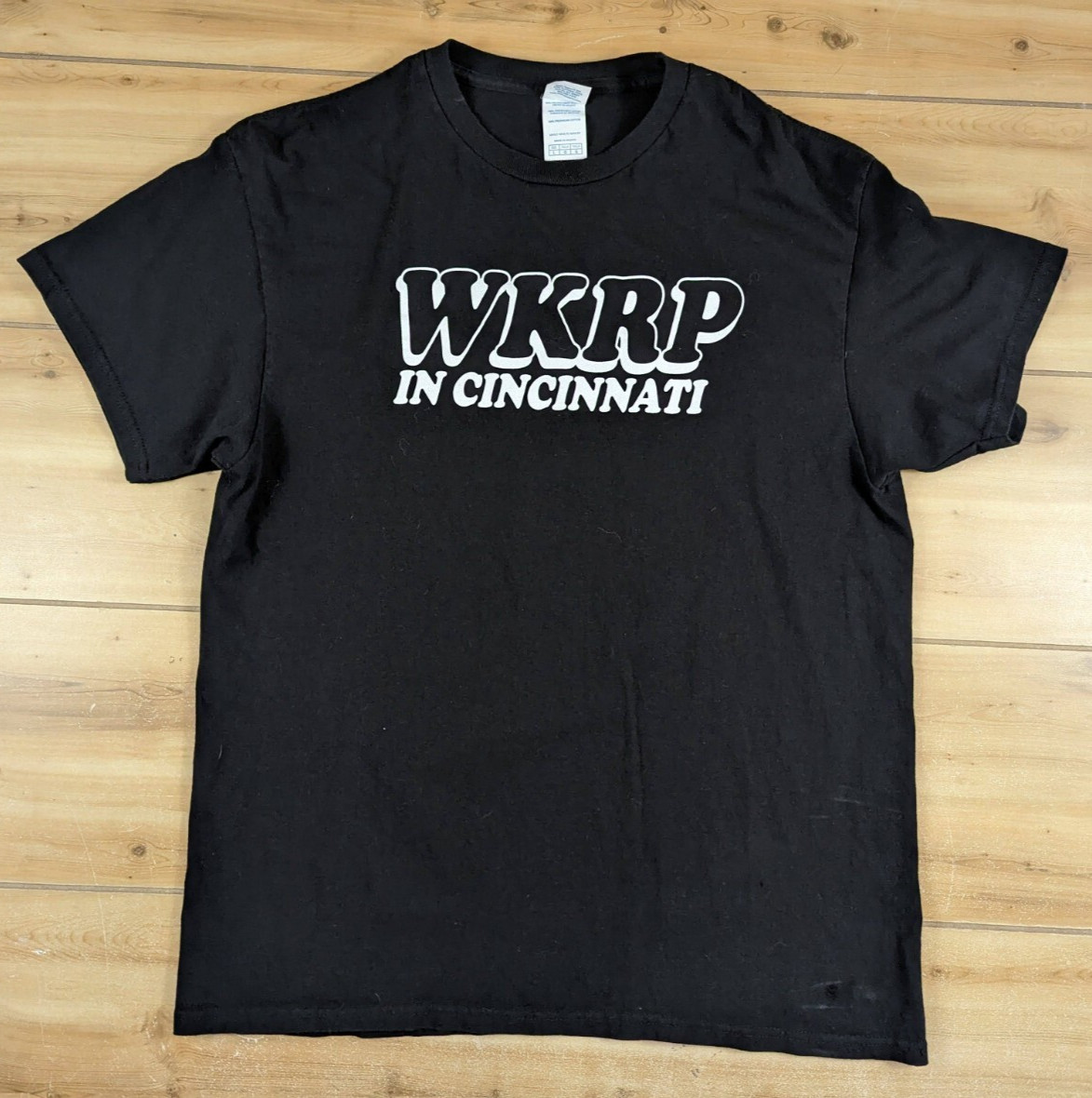 Retro WKRP in Cincinnati T-Shirt Men Large Black 90s Delta Pro Weight TV Show