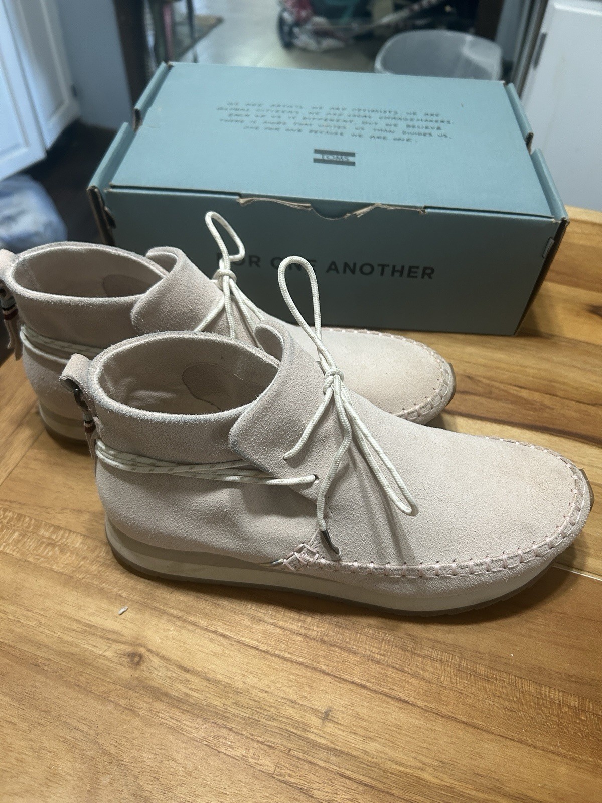 Tom’s Rio Suede Water Resistant Boots Size 8