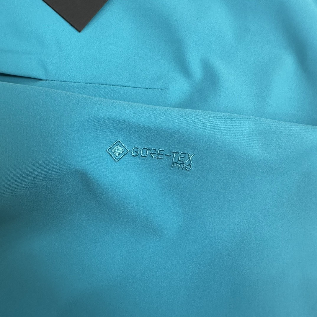 Arcteryx Alpha SV winter Jacket Men’s BRIGHT BLUE Size L new