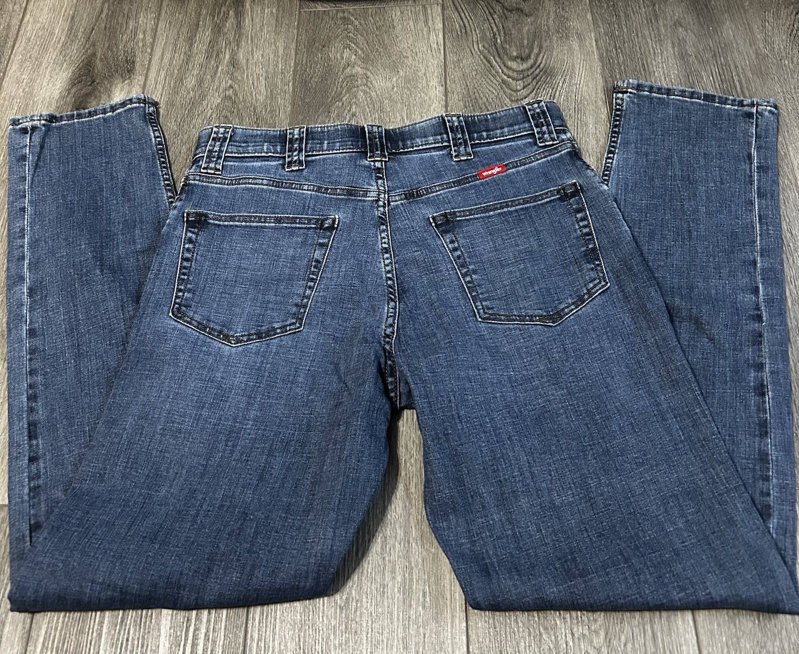 Wrangler Men’s Flex Taper Fit Denim Jeans with Performance Waistband 30×32