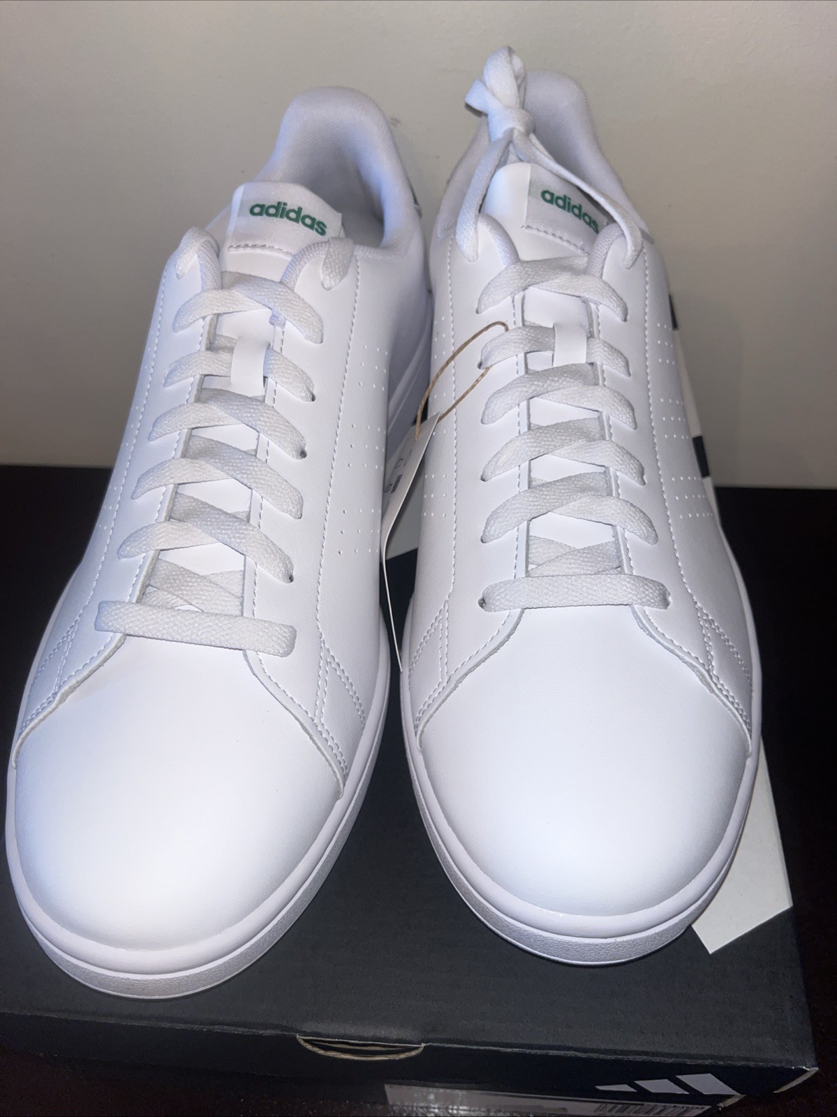 NEW Adidas Advantage White Green Mens Athletic Low Top Shoes Size 11 GZ5300