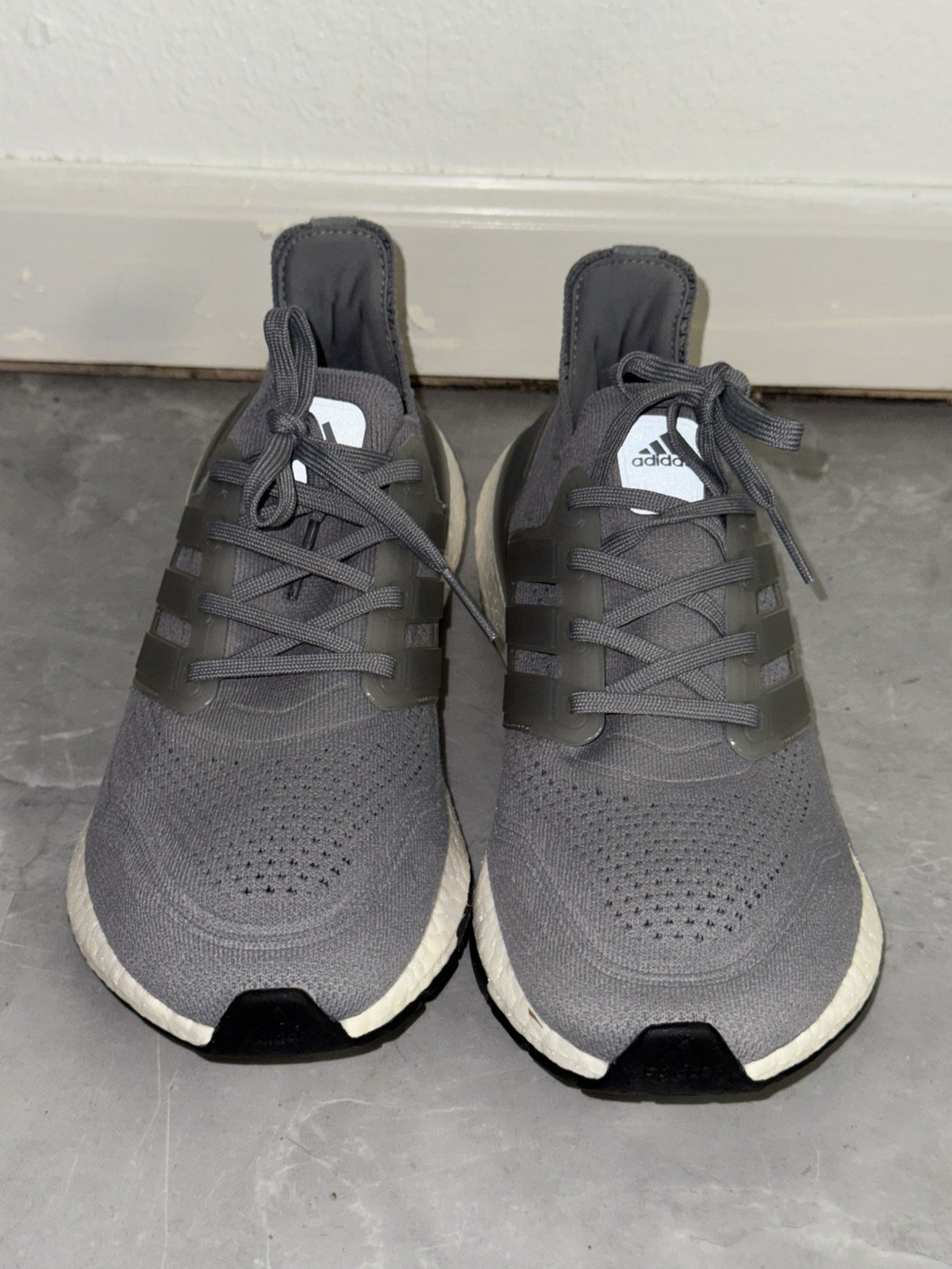 Adidas Men’s Women’s Ultraboost 22 Running Shoe – GX5460 – Grey M8.5 W10