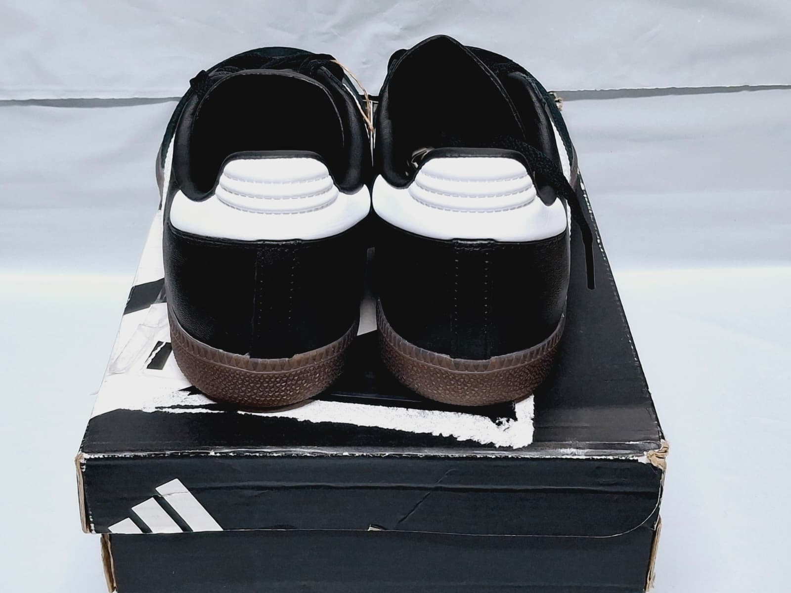 ADS-16 /Adidas Samba shoes, BLACK, size (8.5 US men-9.5US women) NEW/DAMAGED BOX