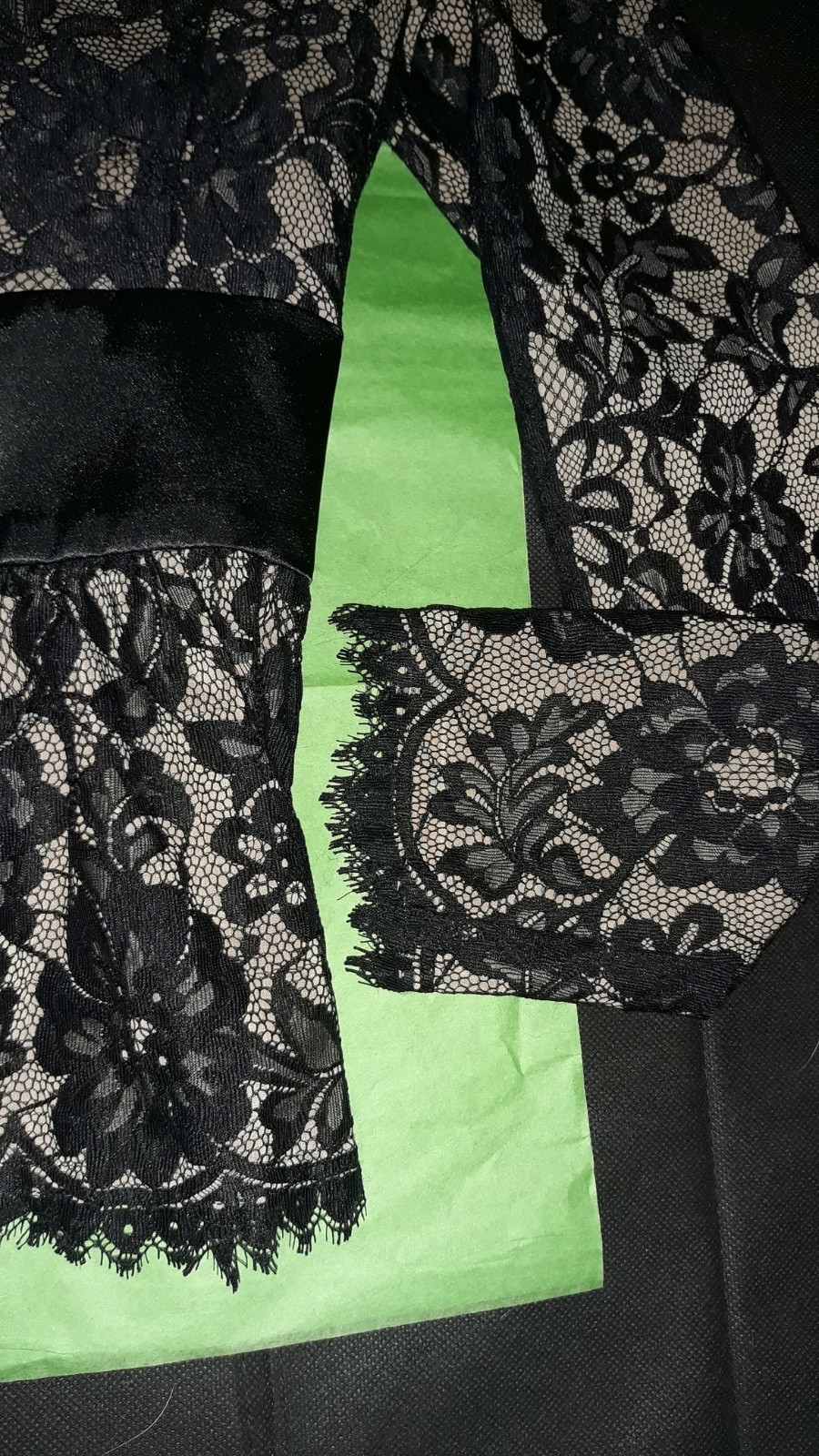 Romantic Gothic BOSTON PROPER Black Mesh & Lace Top Size 4 – Eye Hook Closures