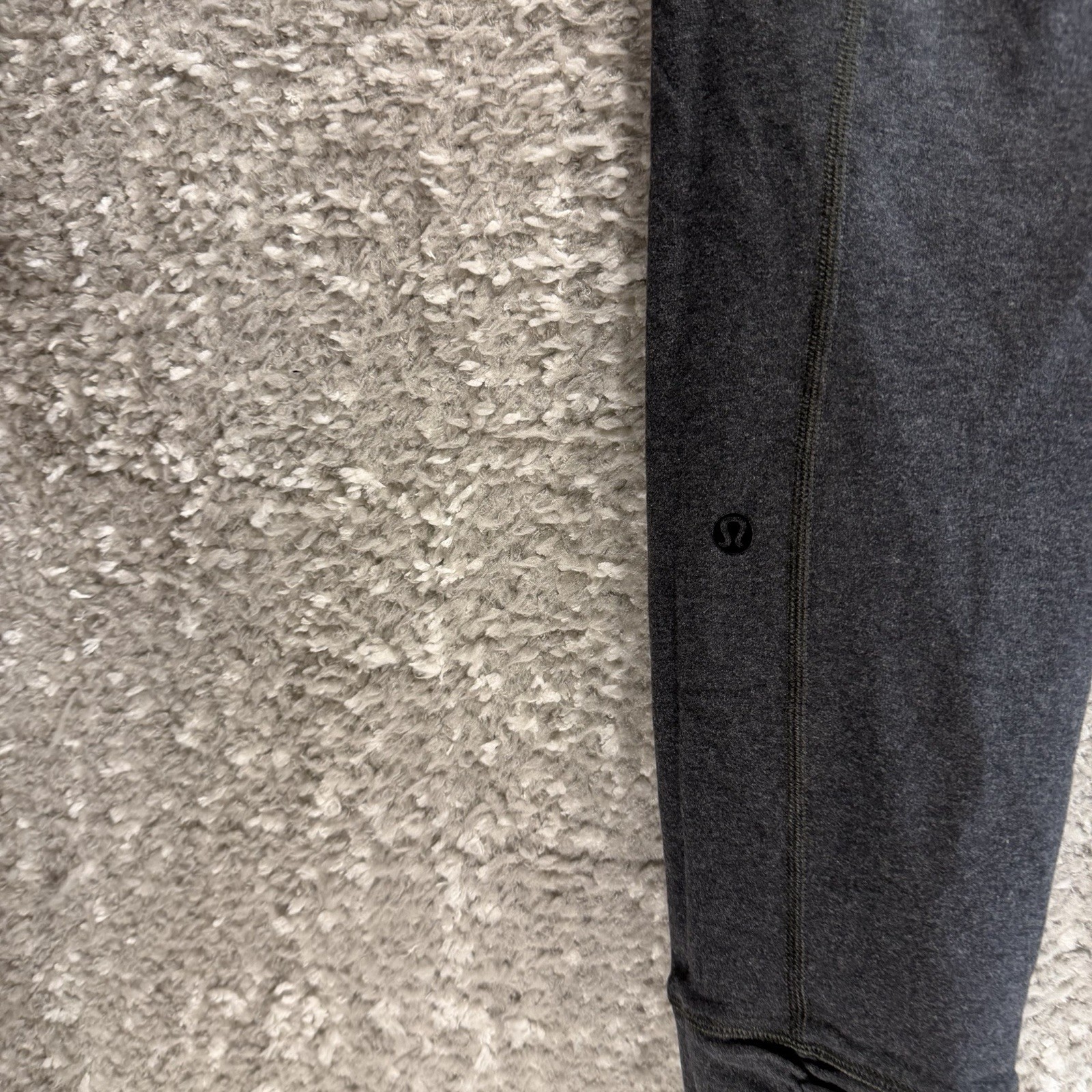 Lululemon Crop Leggings Women 6 Gray Ruched Back, Hem Soft Cozy Casual Sporty