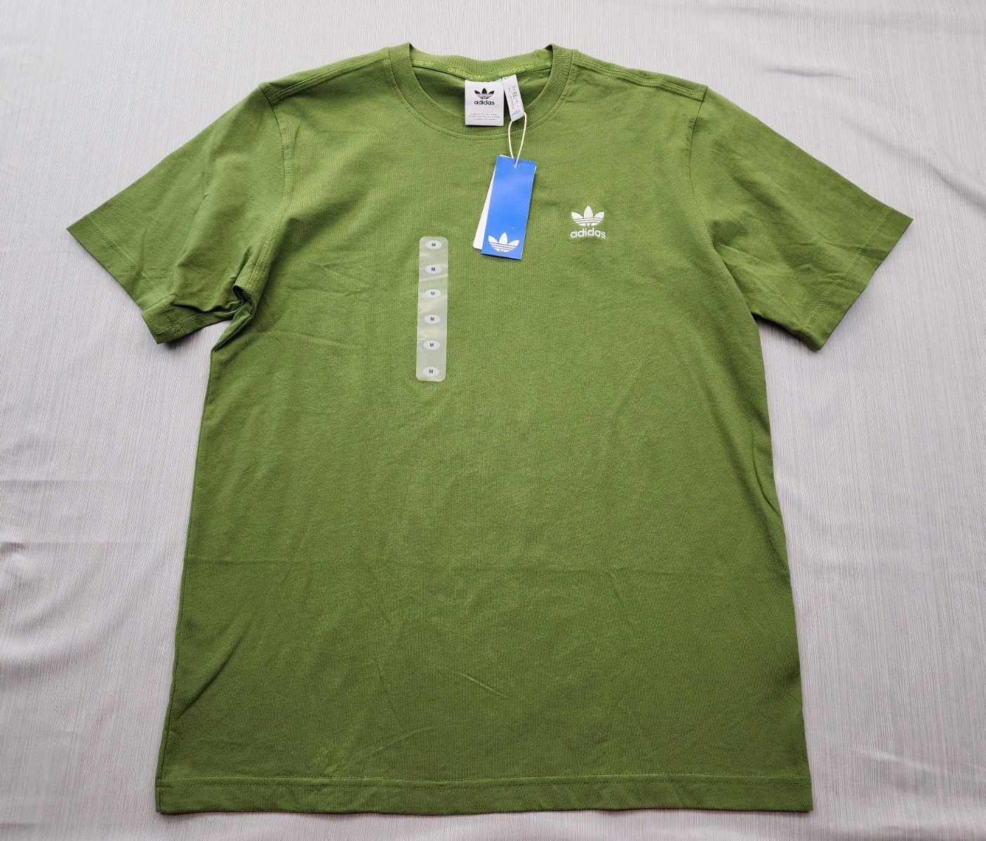 New Men’s Adidas Trefoil Essentials Tee Shirt Size Medium Mens Tech Olive