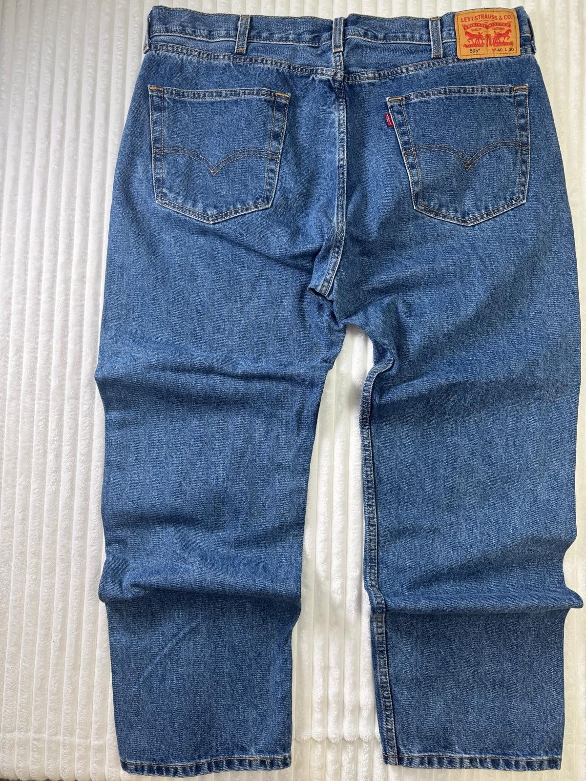 Levis 505 Jeans Mens 40×30 Blue Regular Straight Medium Wash Zip Fly