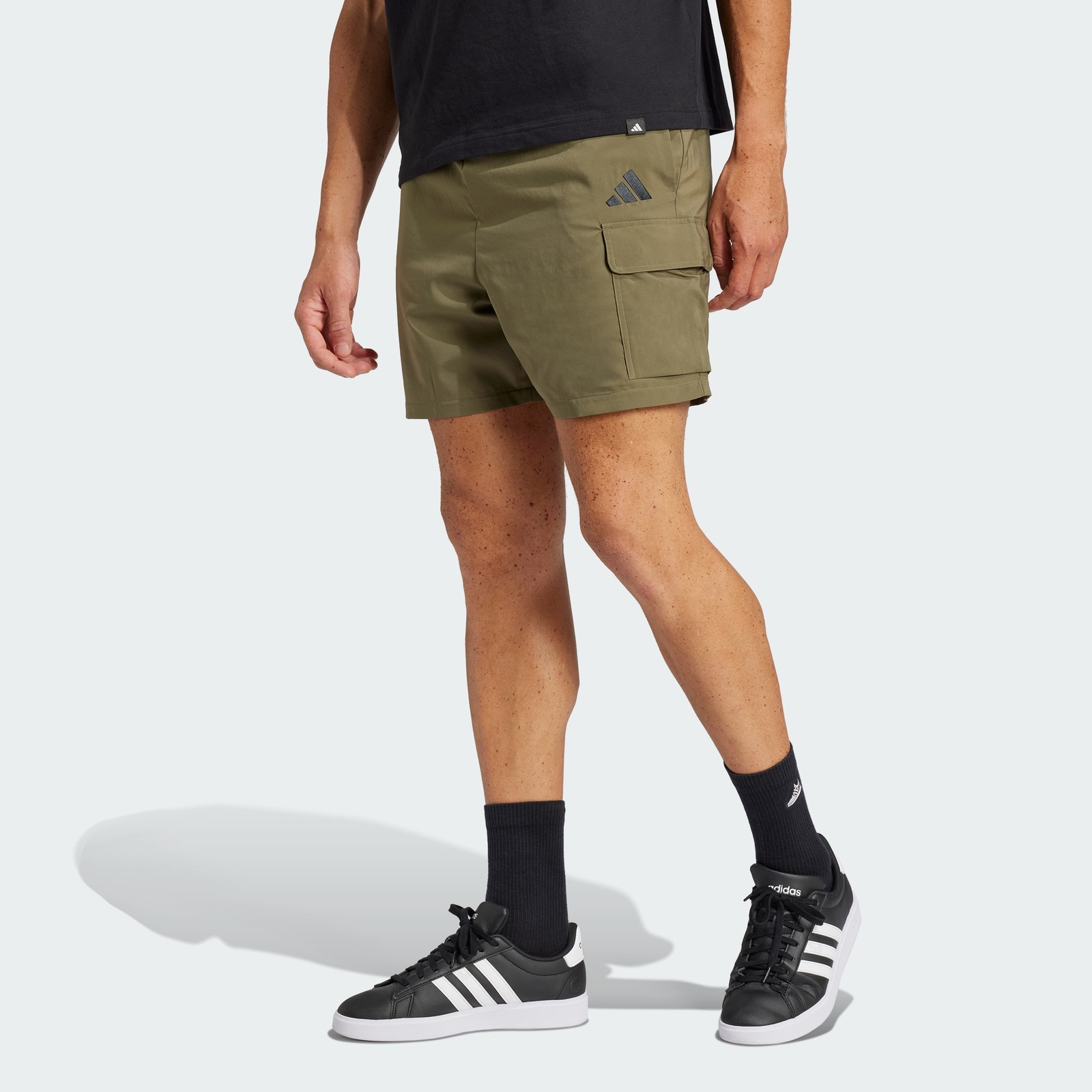 adidas men Essentials Small Logo Cargo Chelsea Shorts