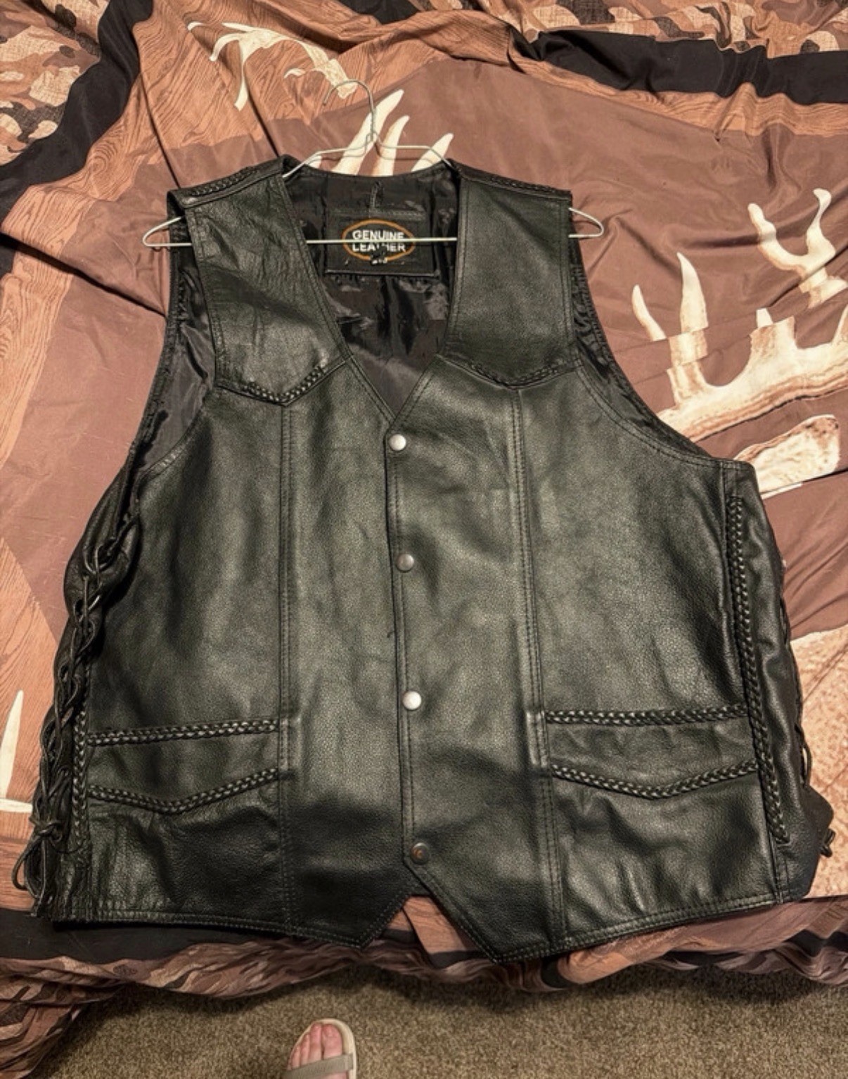 Men’s Size 46 Genuine Leather Motorcycle Vest Snap Front 2 Pockets Excellent USA