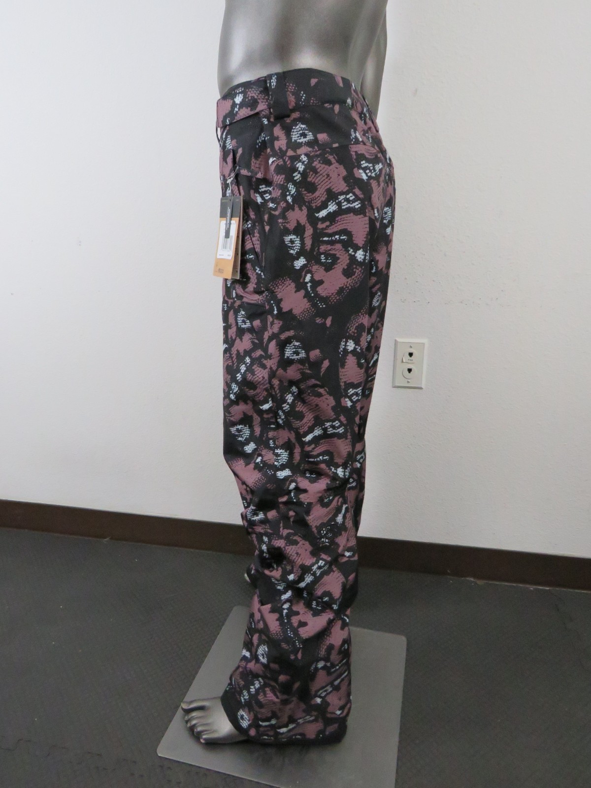 Mens The North Face Freedom Ski Shell Waterproof Snow Pants Black Snake Print