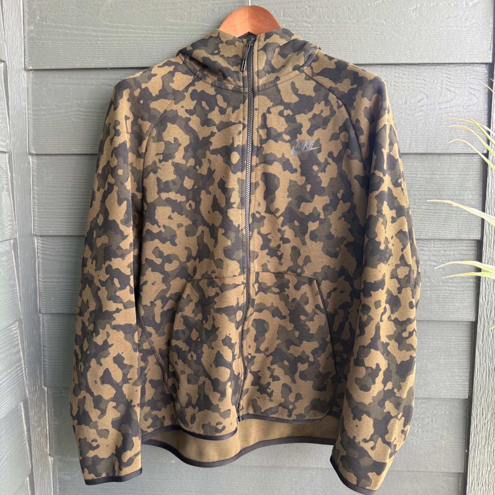 Nike Tech Fleece Camo Full Zip Hoodie Olive Brown Jacket Size Large
