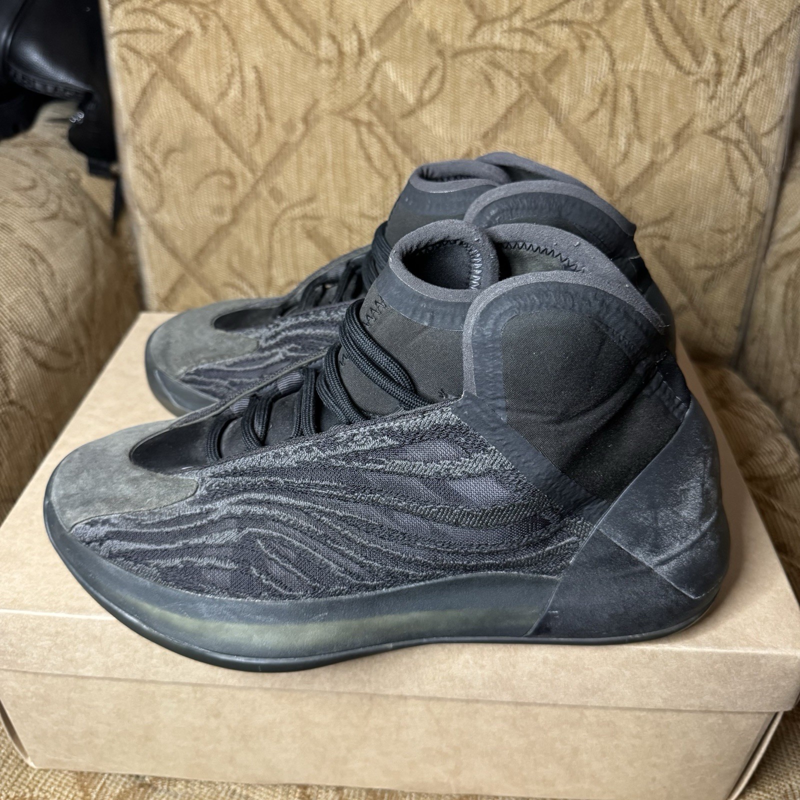 Adidas Yeezy Quantum ‘Onyx’ GX1317 Men’s Shoes Size US 8.5 (Smoke