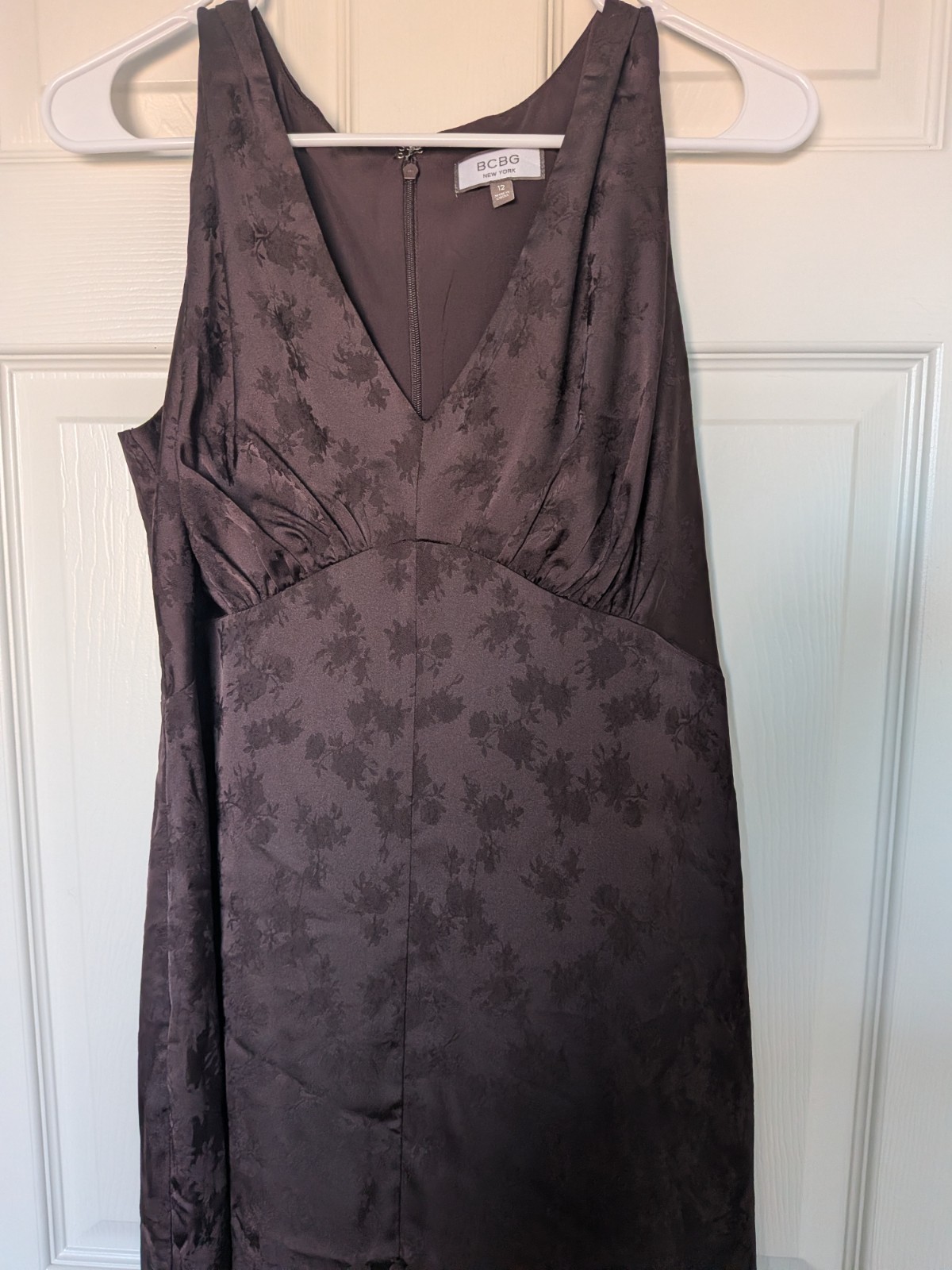 BCBG New York Women’s 12 Brown Floral Jacquard V-Neck Sleeveless Midi Dress