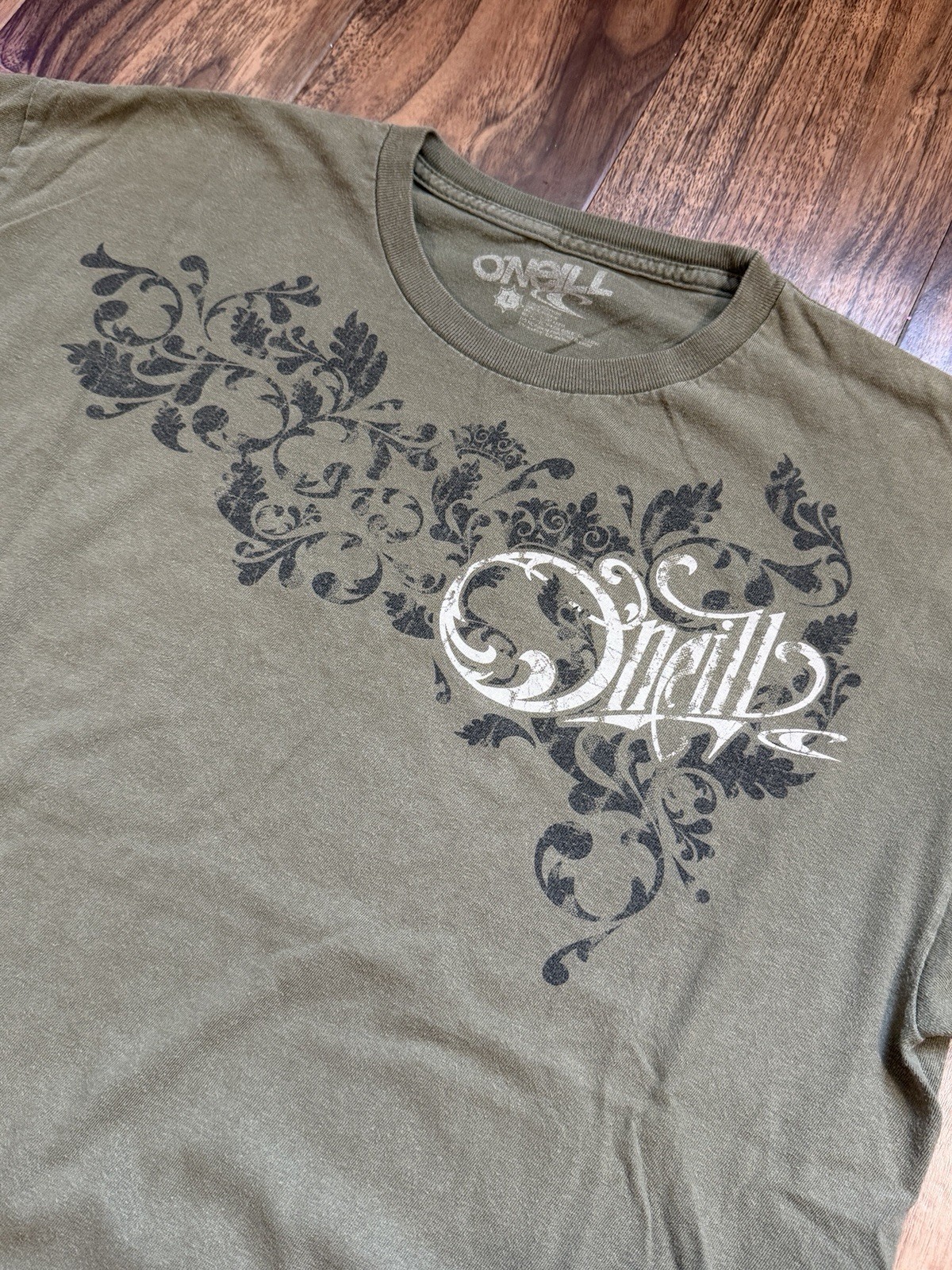 Vintage Y2K O’Neill Surf Wear Grunge T Shirt Size Large