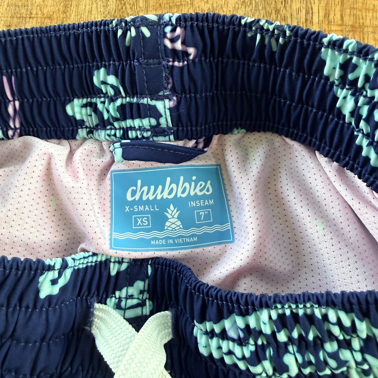 Chubbies Neon Lights Men’s Swim Trunks Size XS Tropical Print