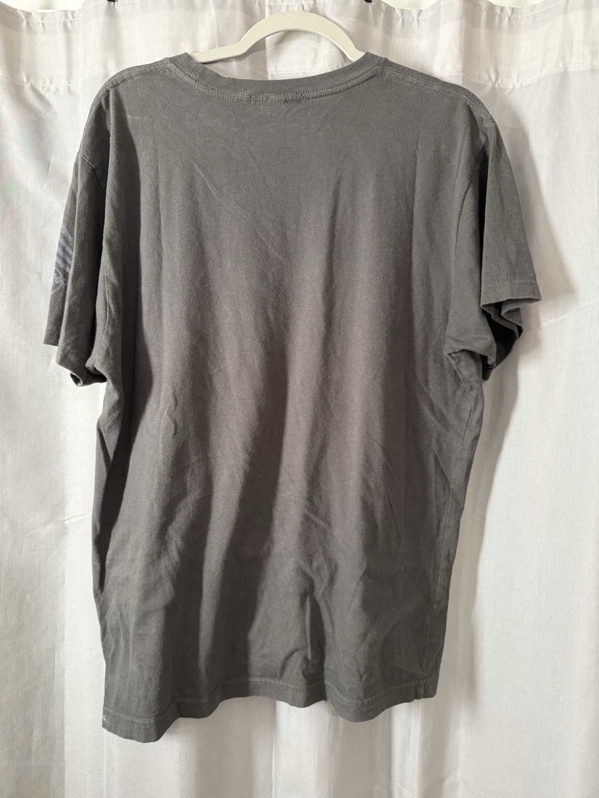 Hard Rock Cafe Shirt Mens Large Gray Maui Crest Skull Graphic Dragons Tee