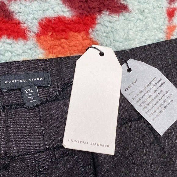 NWT Universal Standard Go Anywhere pants 30-32