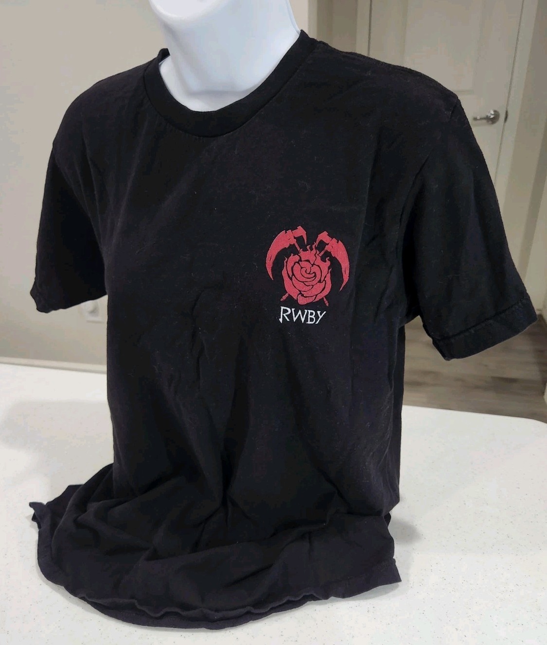 Official 2019 Hot Topic RWBY Adult T-Shirt Size M Rooster Teeth Retired Anime