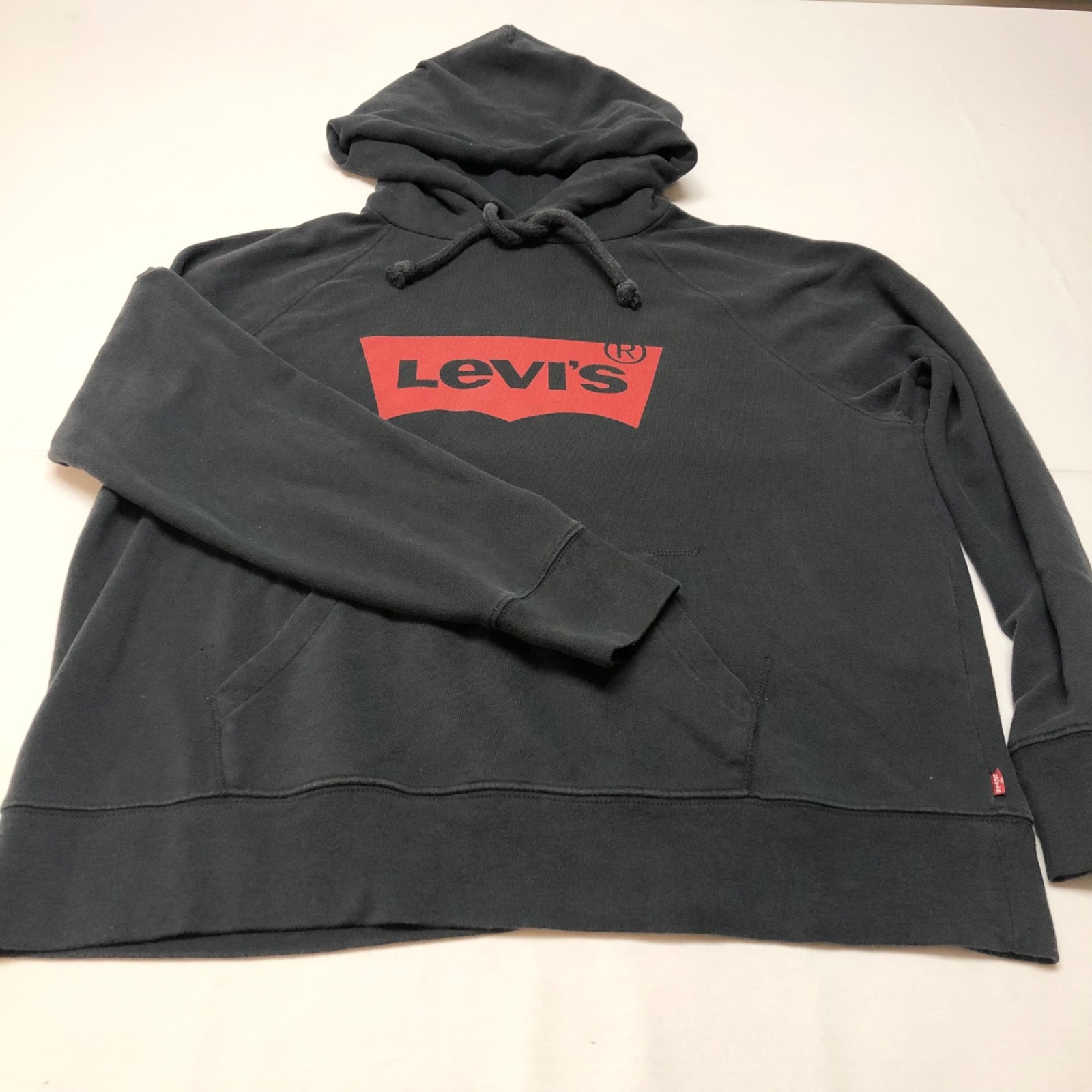 Levi’s Pullover Fleece Hoodie Sweatshirt Black w Red Logo Men’s Size L