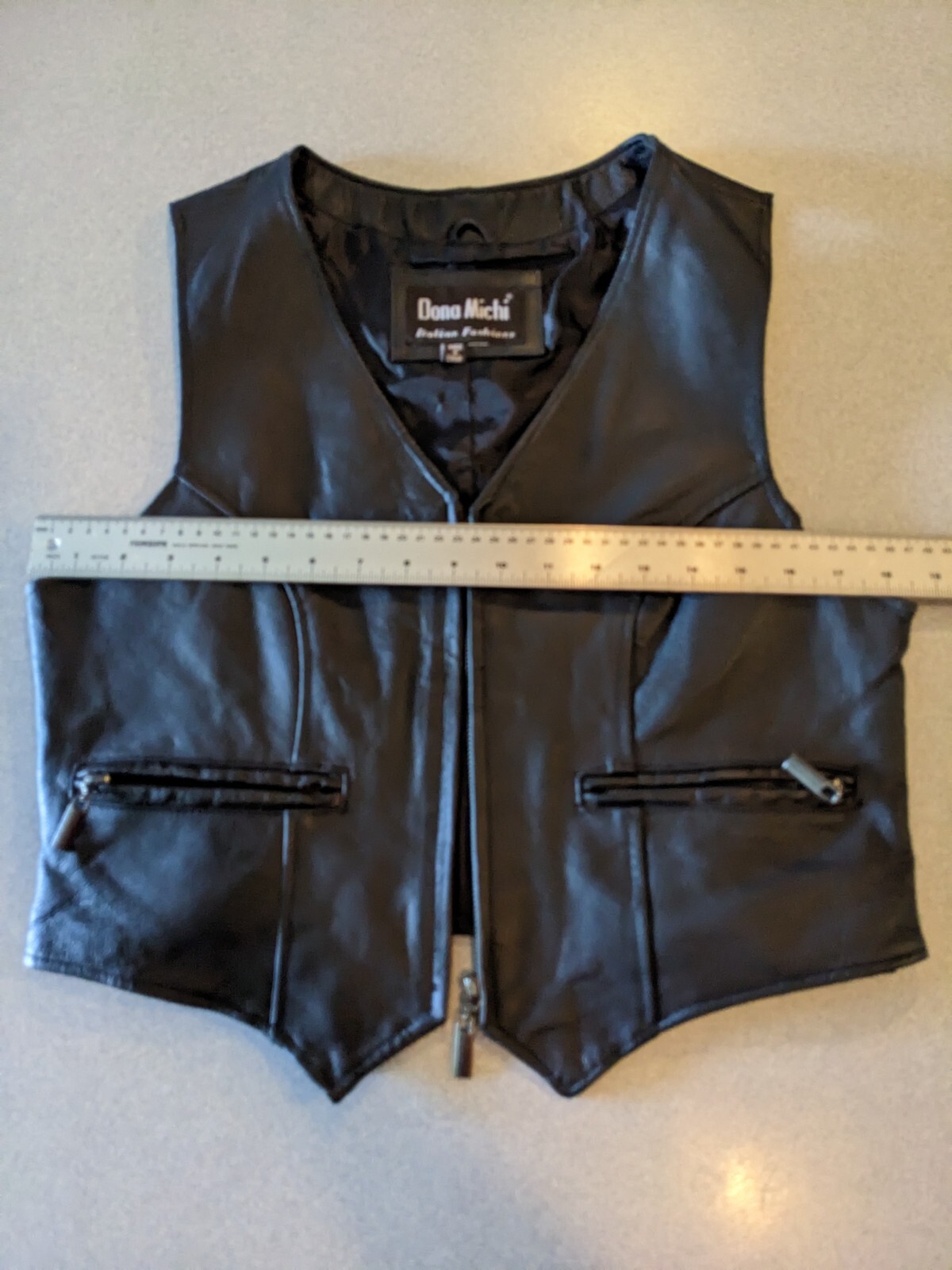 NWOT Dona Michi Womans Black Leather Motorcycle Fashion Vest MED Exc. Cond NEW!