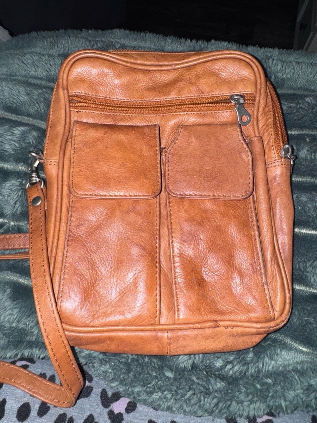 Paul & Taylor Brown Genuine Leather Multi-Pocket Crossbody Bag