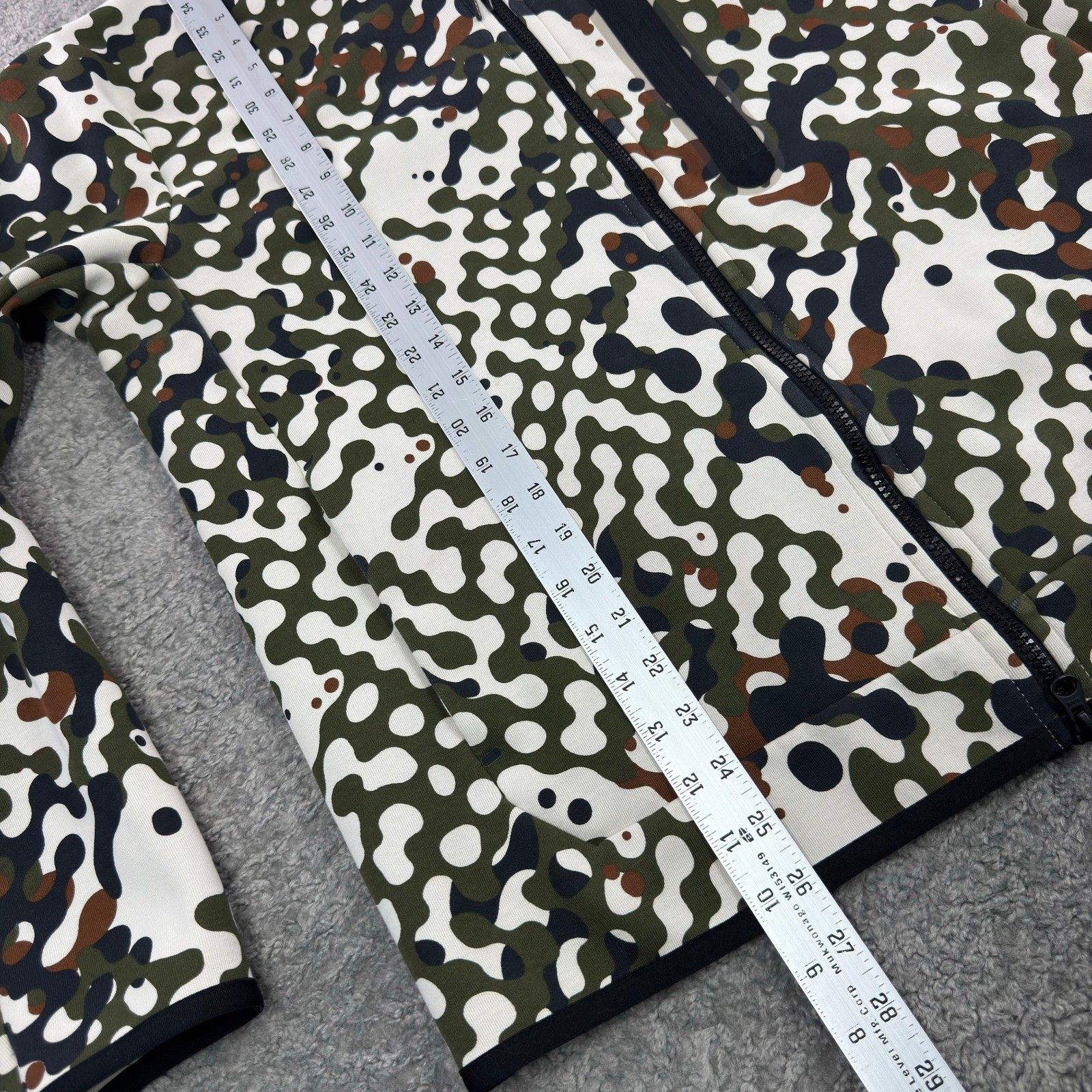 Nike Tech Fleece Camo Full Zip Hoodie Moon Particle Olive DD4684-326 Mens Medium