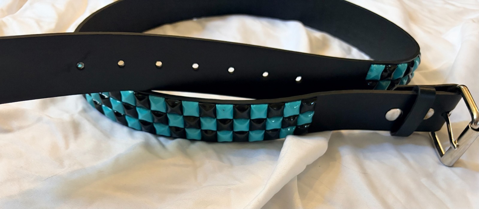 L/XL Studded belt