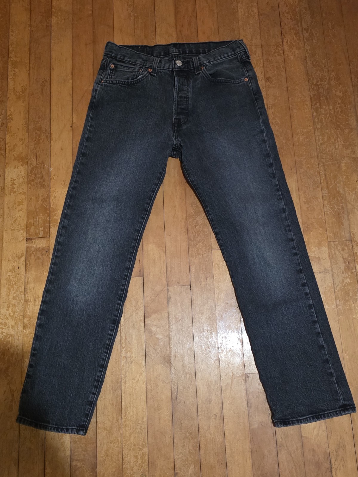 Levi’s 501 Original Fit Jeans Mens 31×30 Black Wash Button Fly Straight Leg…