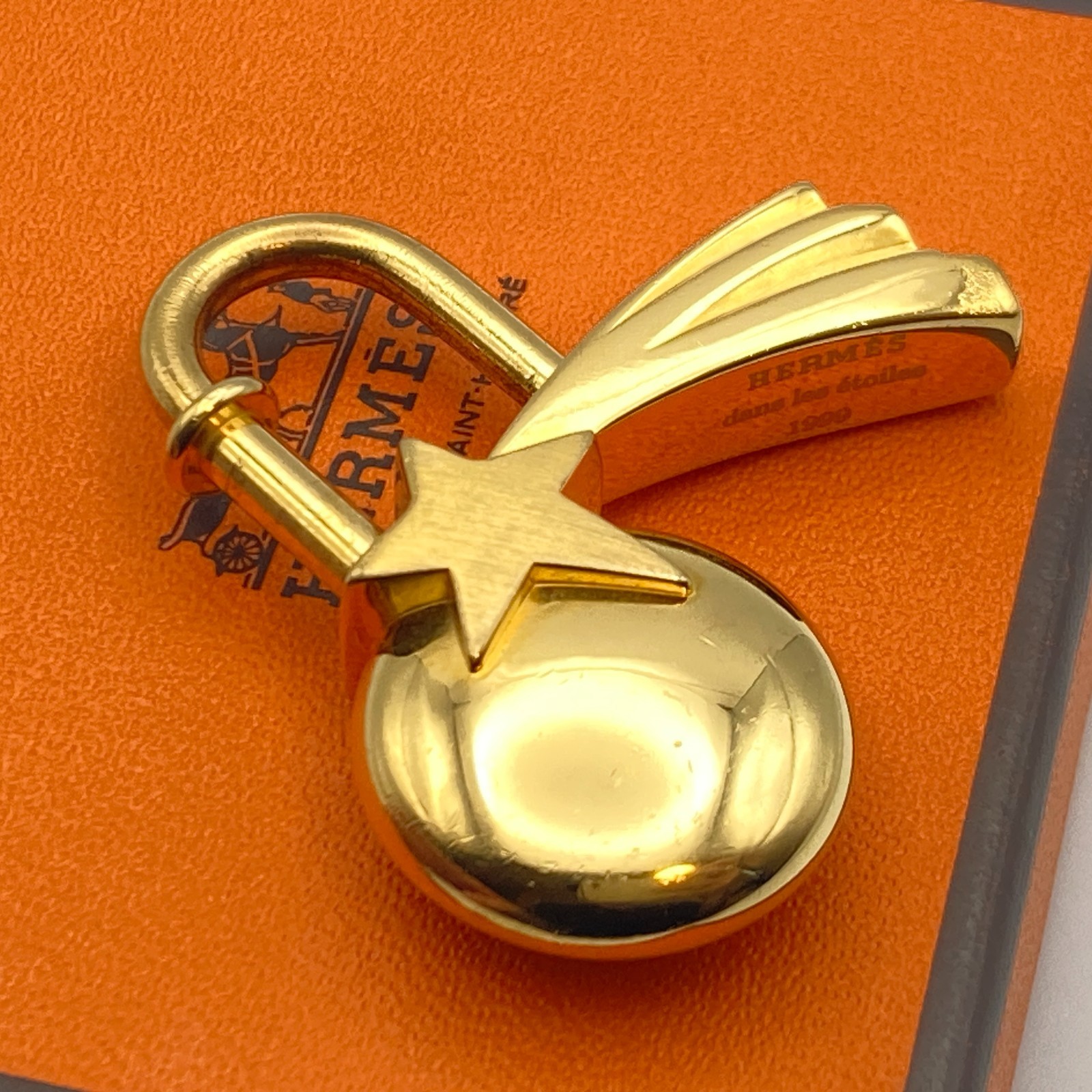 HERMES Cadena Padlock Shooting Star 1999 Gold Lock Bag Charm 28.2g