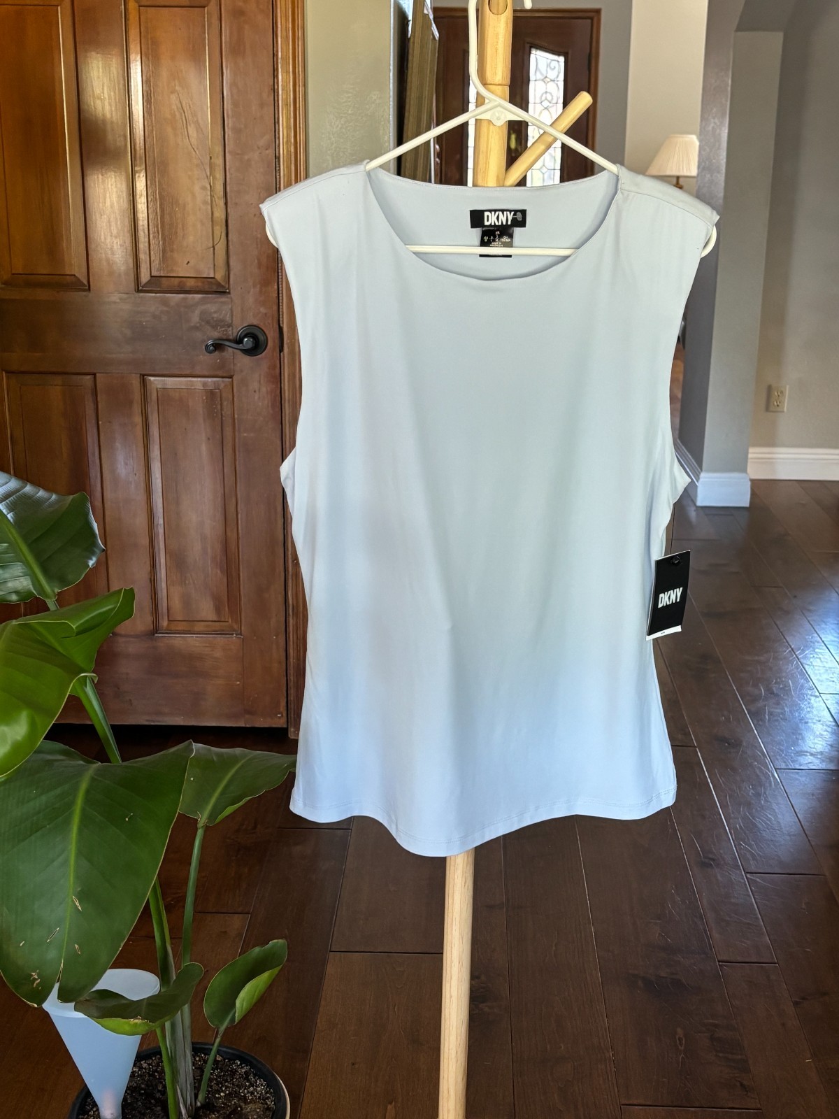 DKNY Suits Ice Blue Sleeveless Shell Top Size L NWT Shoulder Pads Stretch