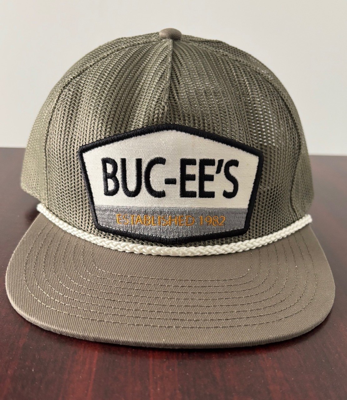 Buc-ee’s NWT Snap Back Army Green Mesh Trucker Hat