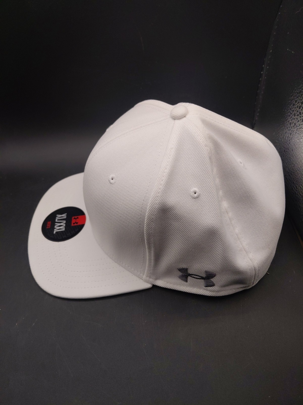 Under Armour White UA Baseball Hat, Golf, Size XL/XXL FLAT BILL Cap Fitted Men’s