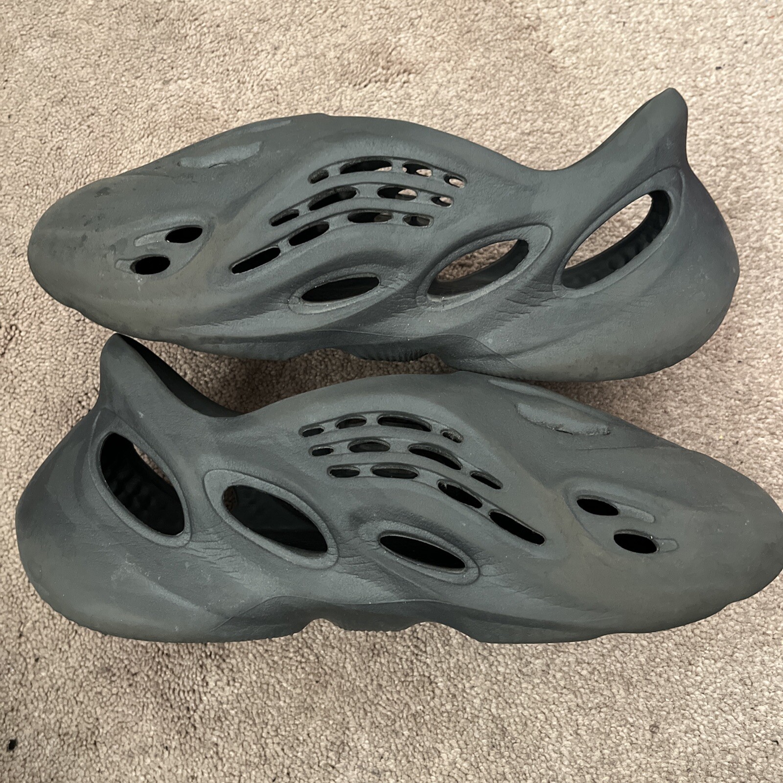 Size 11 – adidas Yeezy Onyx