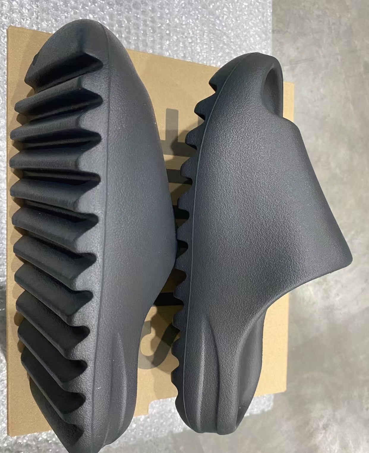 Adidas Yeezy Slide Onyx – Multiple Sizes – 100% Authentic HQ6448 Ship Now