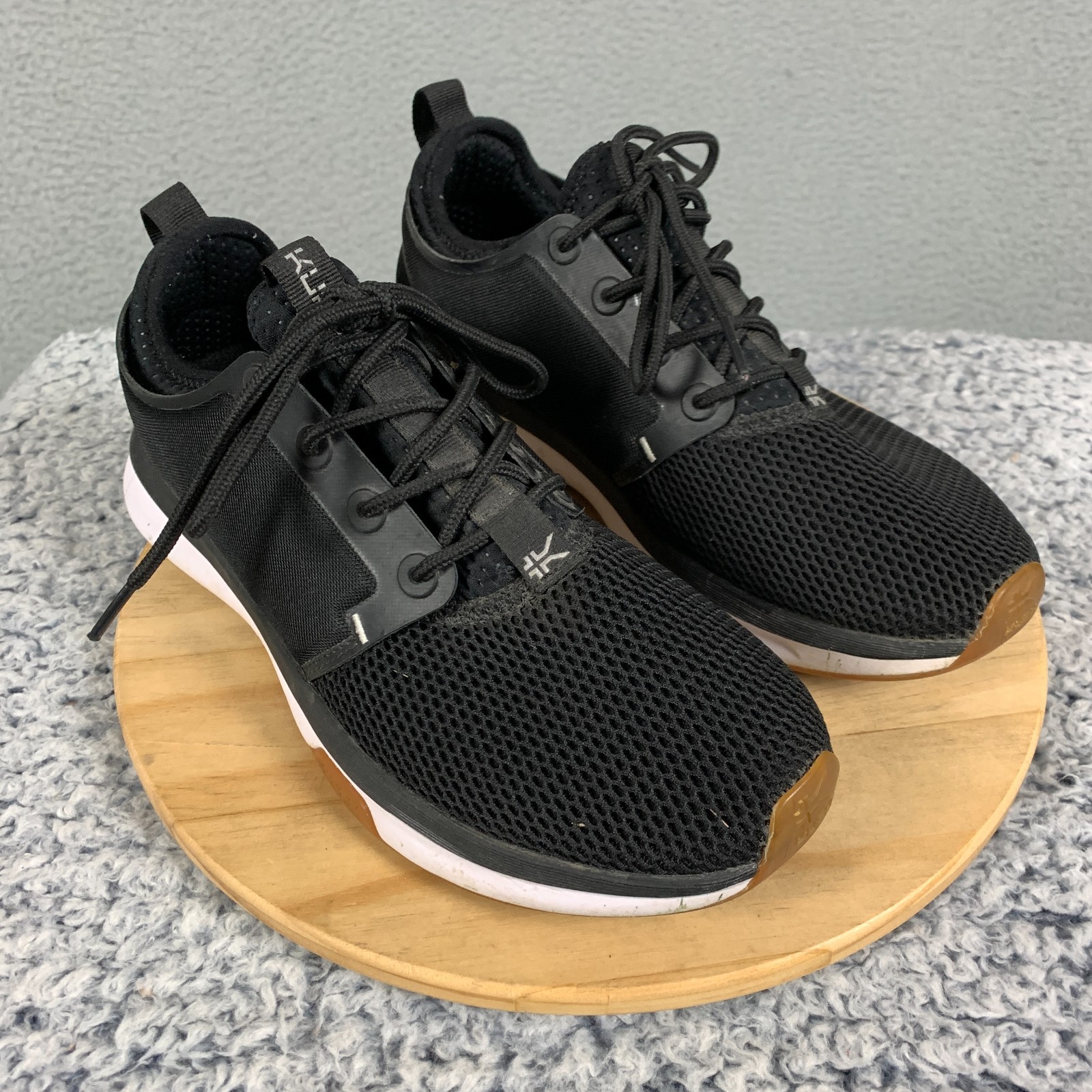Kuru Atom Sneakers Women’s 8 Black/White/Gum Mesh Athletic Running Walking Shoes