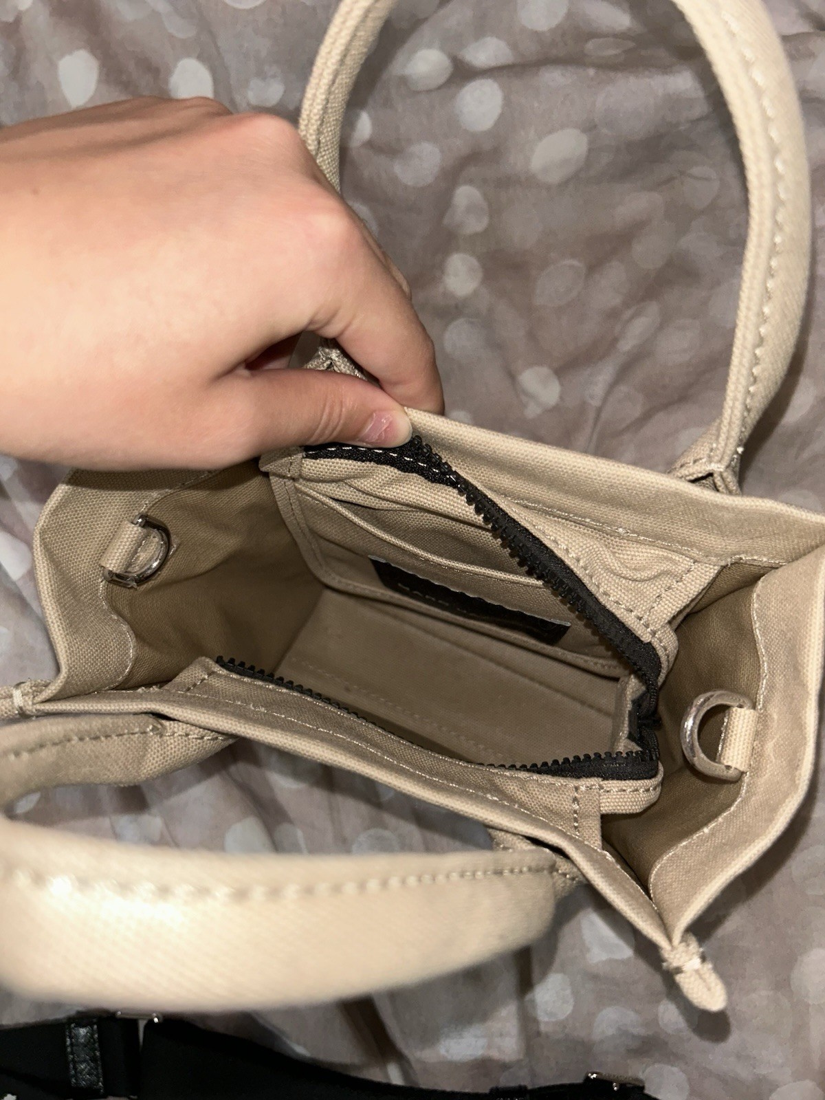 Marc Jacobs Beige Mini Tote Bag Zip Closure w/ 2 Detachable Straps Inner Pockets