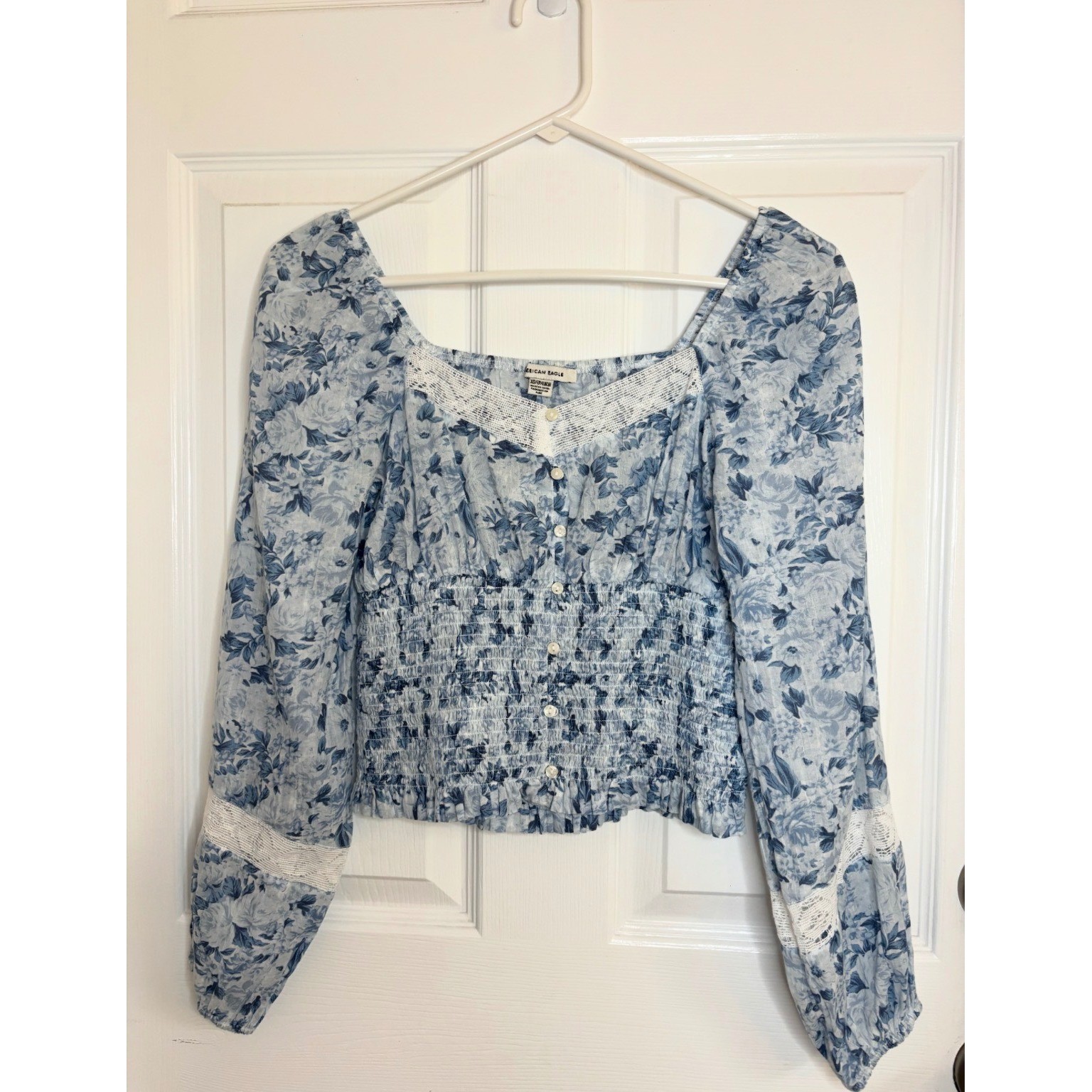 American Eagle Floral Lace Trim Smocked Crop Top Blue White XS Long Sleeve