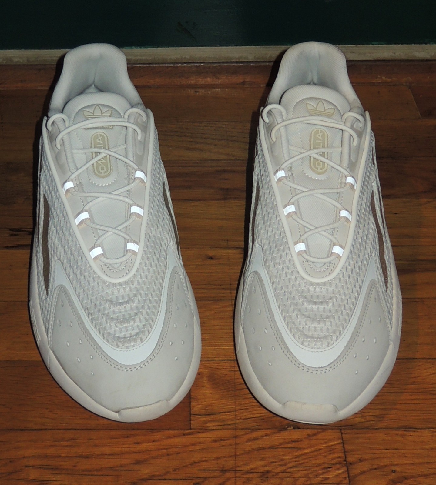 Adidas Ozelia Off White Wonder White Men’s 12 M EU 46 2/3 Excellent condition