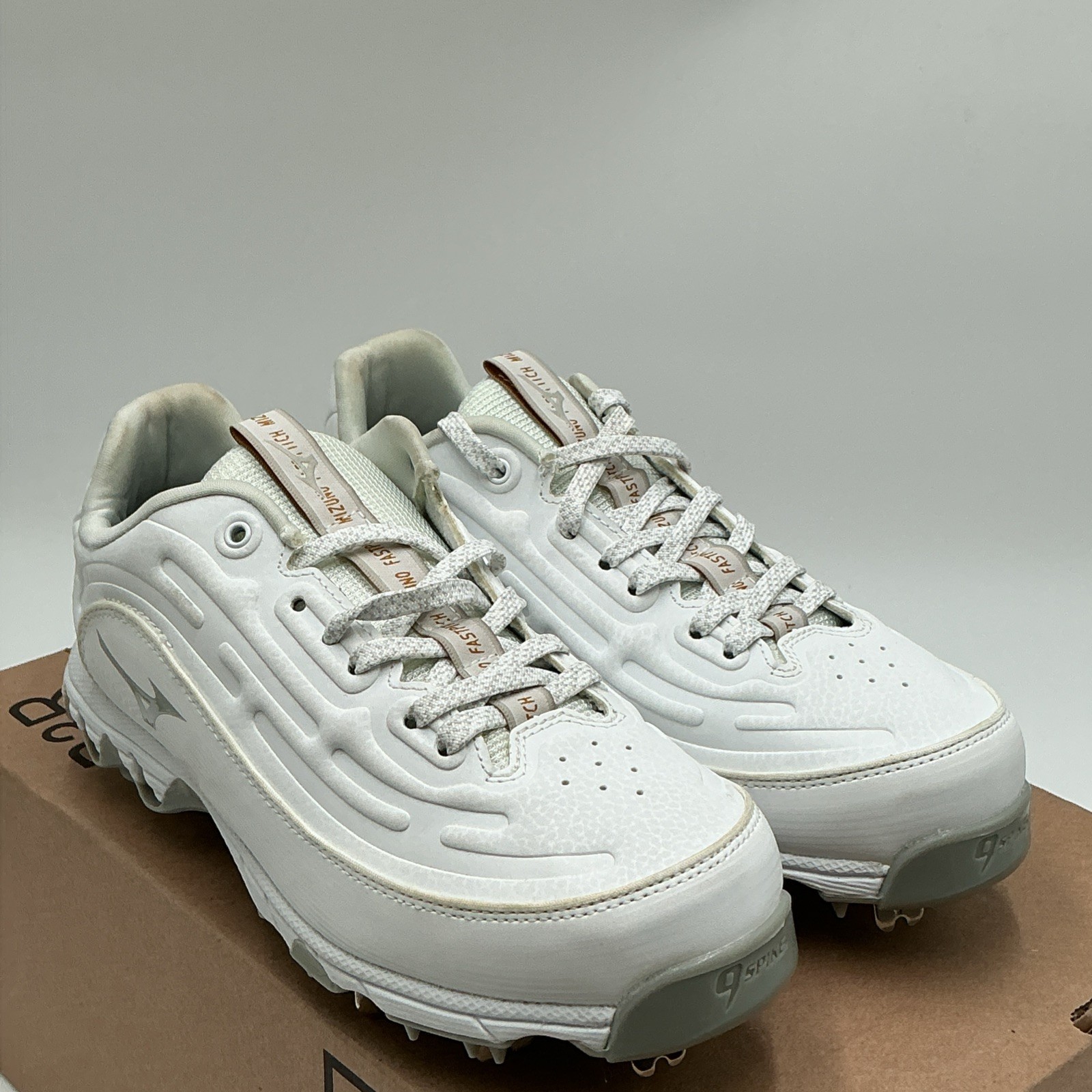 Mizuno 9-Spike Swift 8 Women’s 6.5 B White Low Metal Fastpitch Cleat Ebay2325