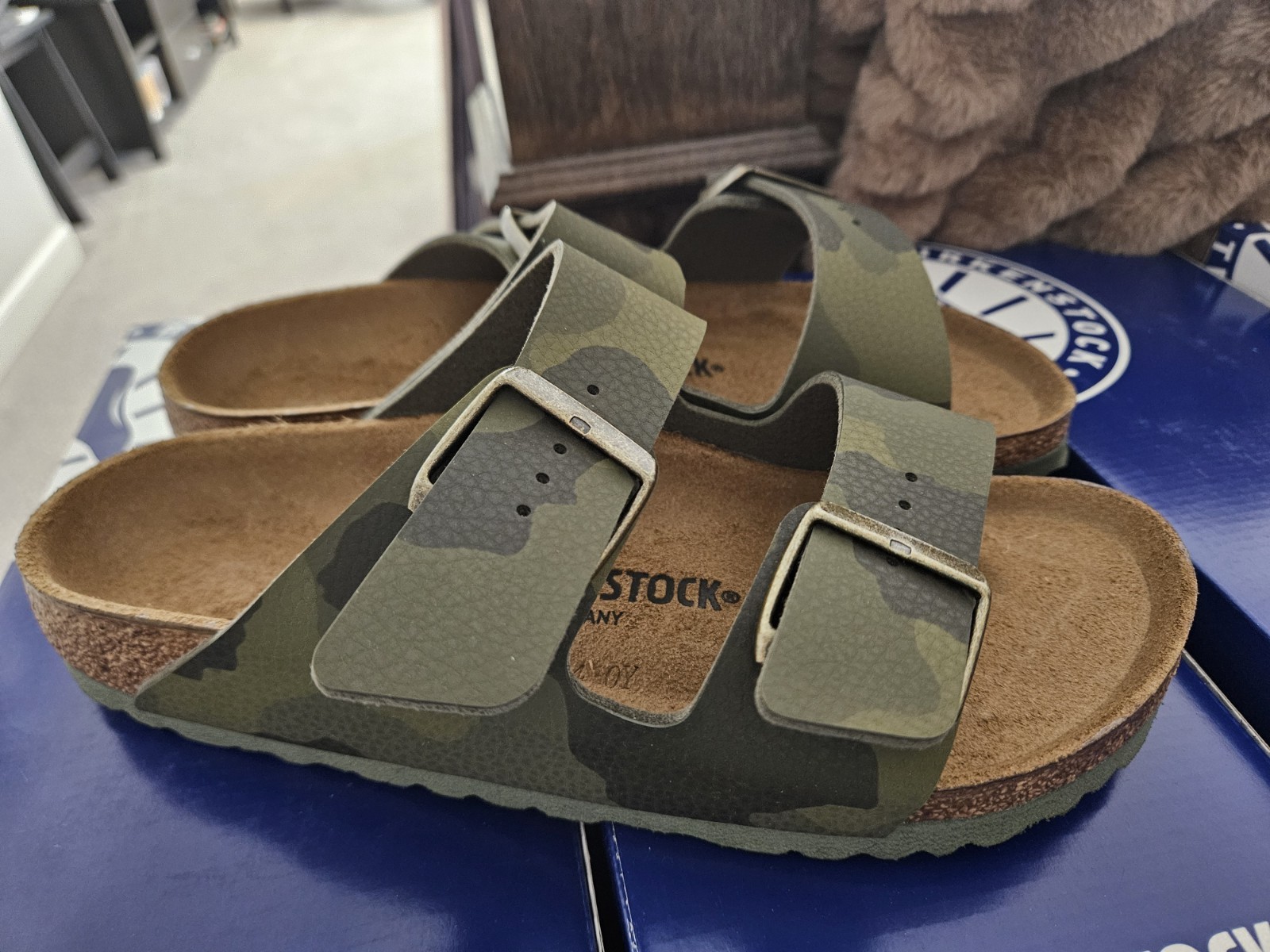 Birkenstock BS Arizona Narrow Fit Desert Soil Camo Green Womans Size 7 EU 38