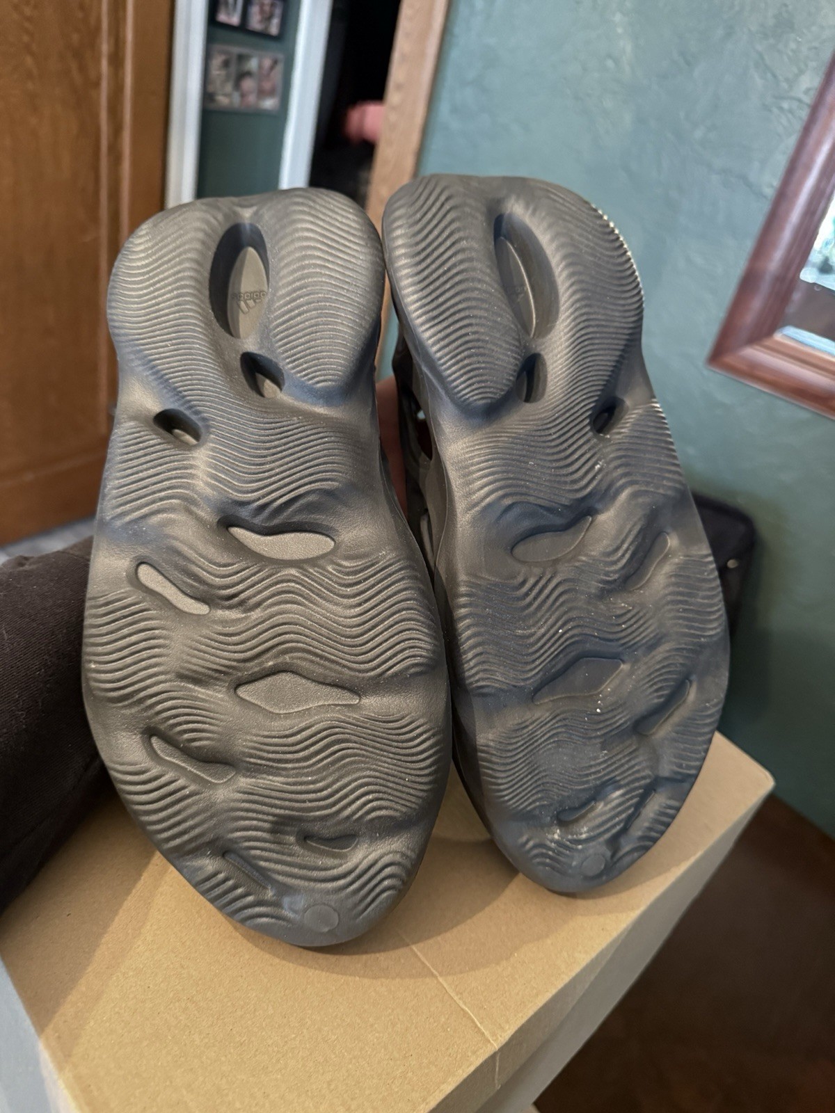 Yeezy Foam rnnr Onyx Size 12 Runs Tight